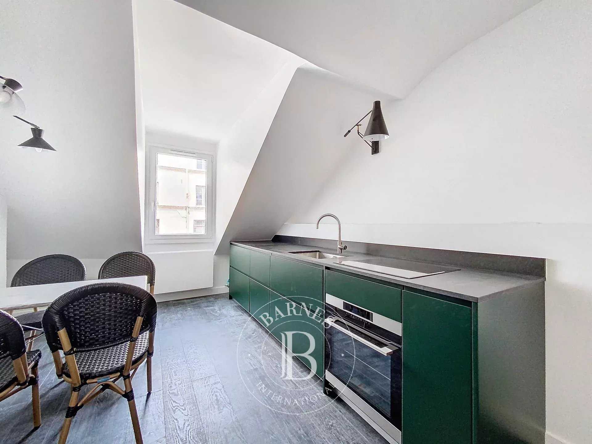 Paris  - Appartement 4 Pièces 2 Chambres
