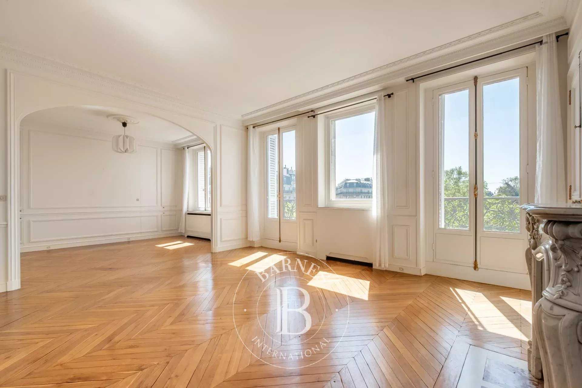 Paris  - Apartment 2 Bedrooms