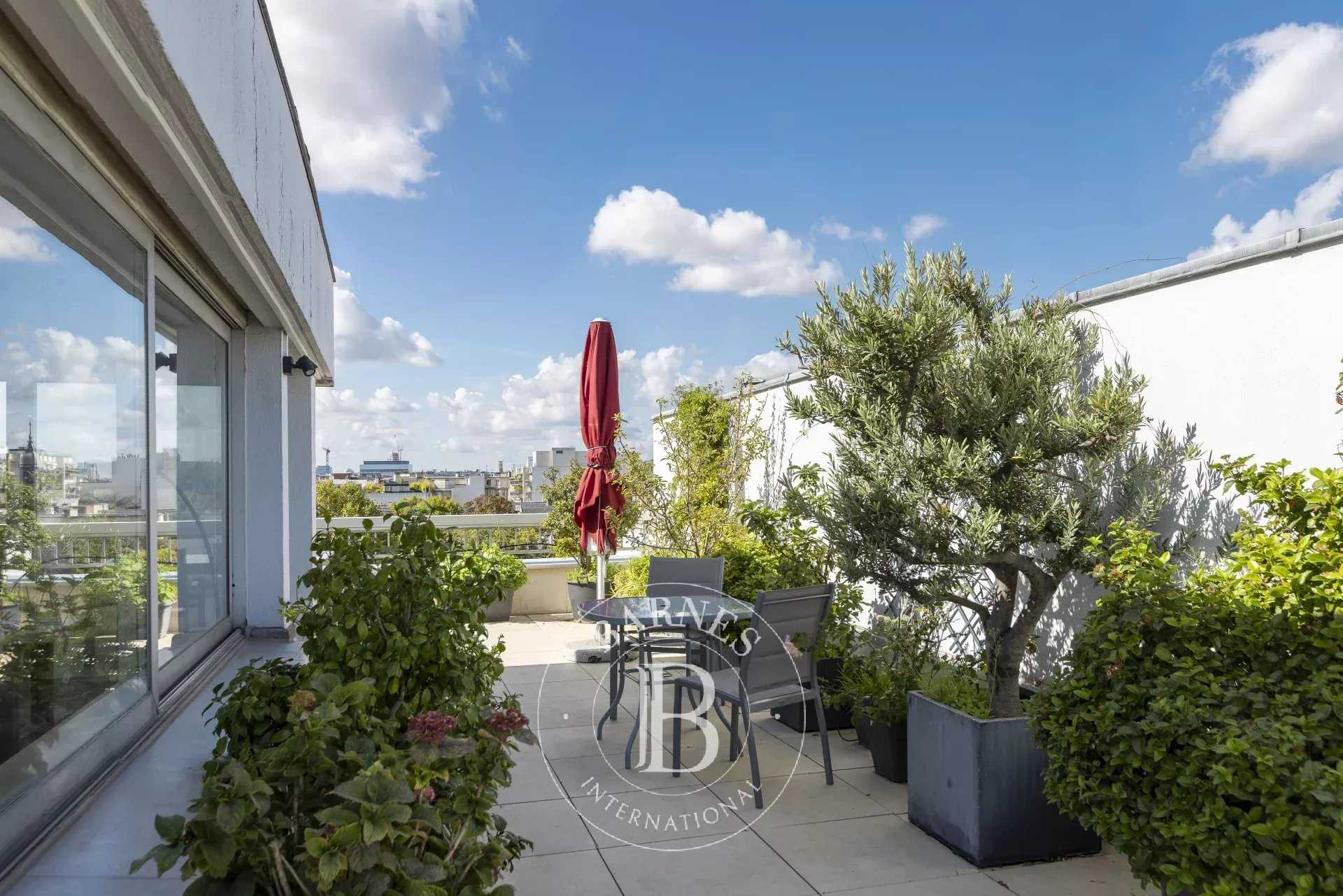 Paris  - Appartement 4 Pièces, 1 Chambre