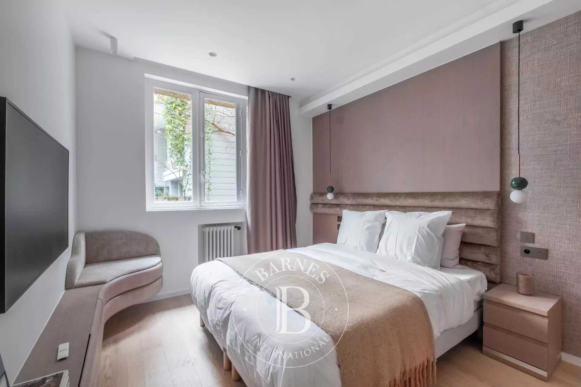 Paris  - Appartement 3 Pièces 2 Chambres