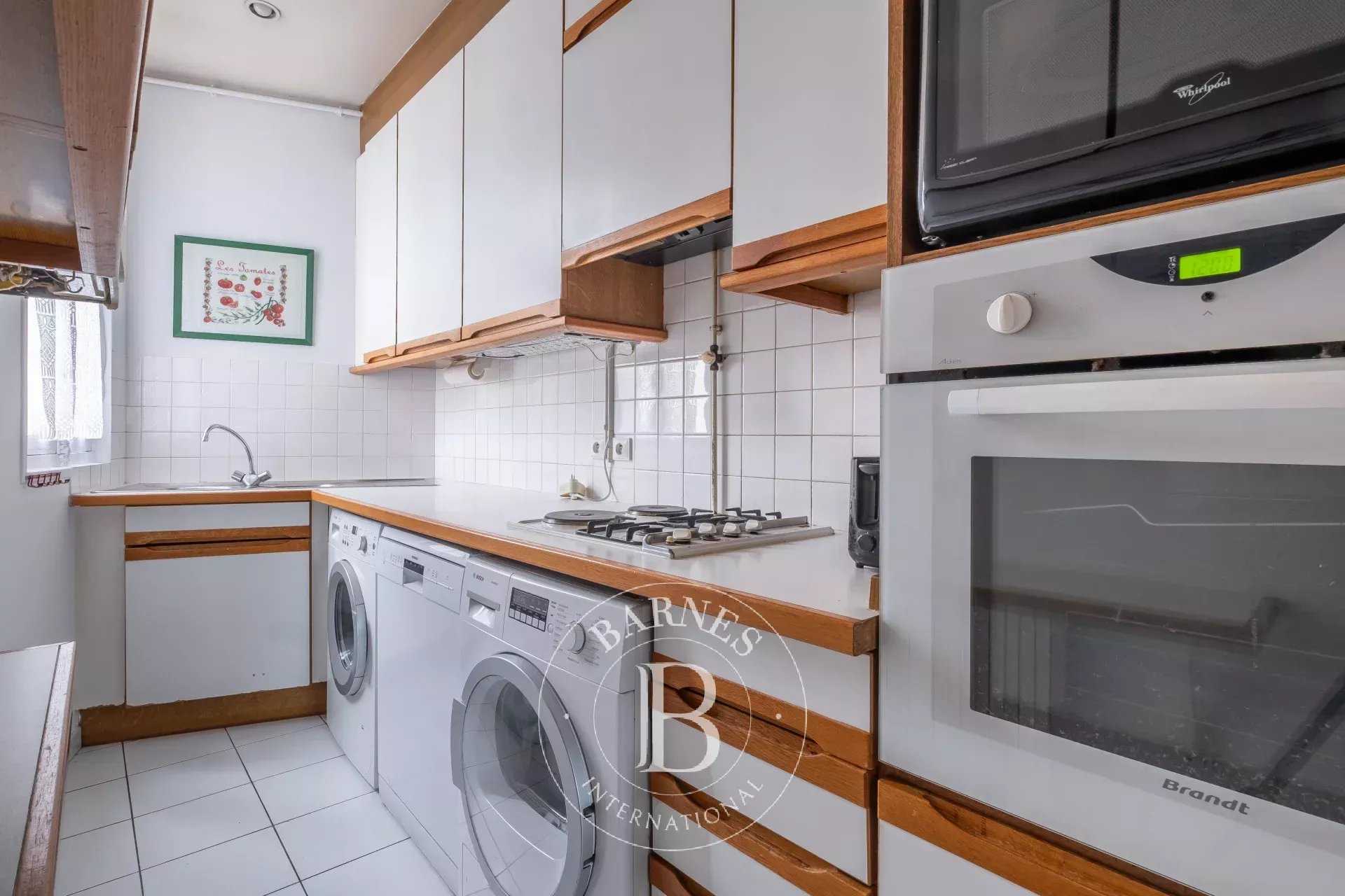 Paris  - Appartement 6 Pi&egrave;ces 4 Chambres