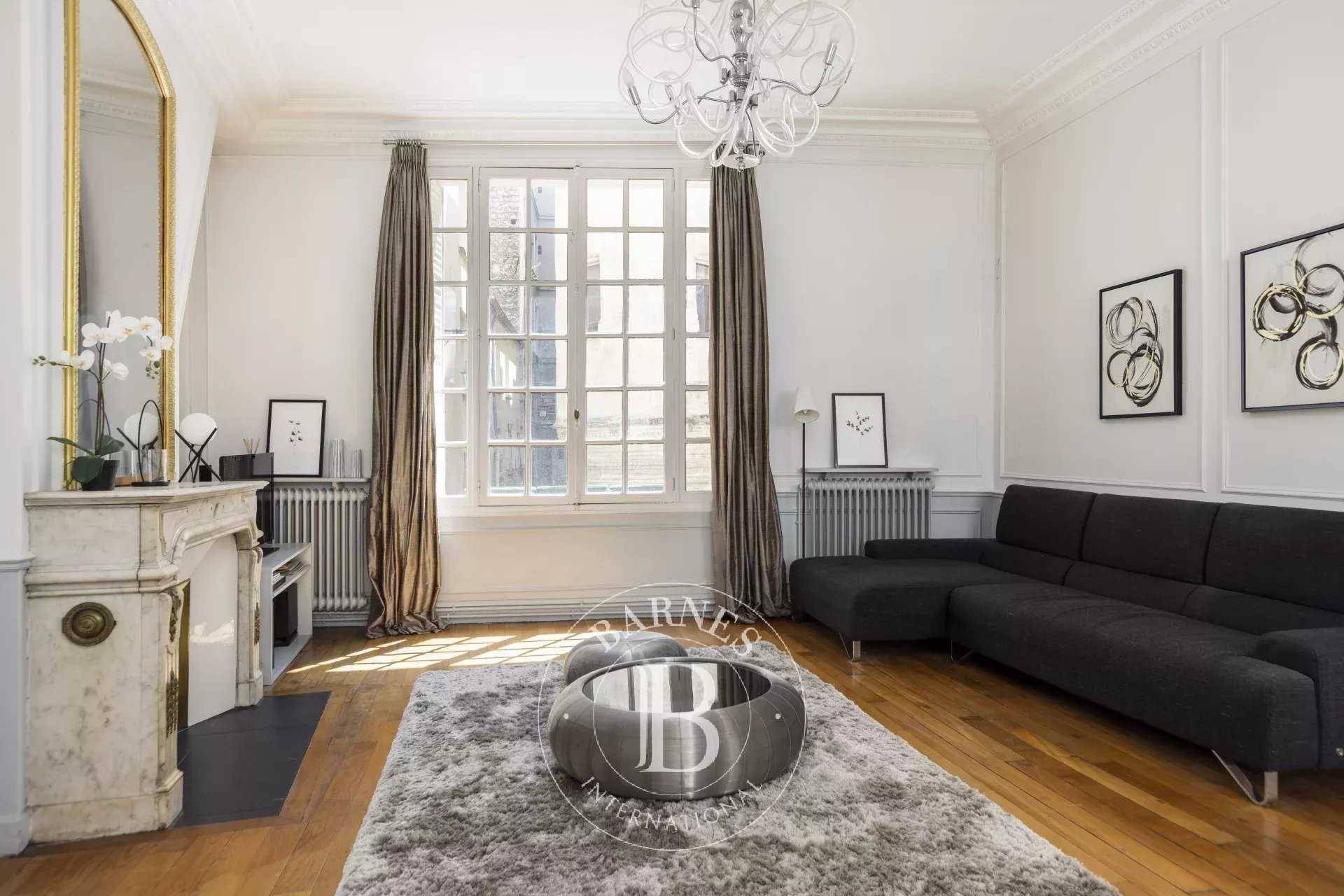 Paris  - Apartment 2 Bedrooms