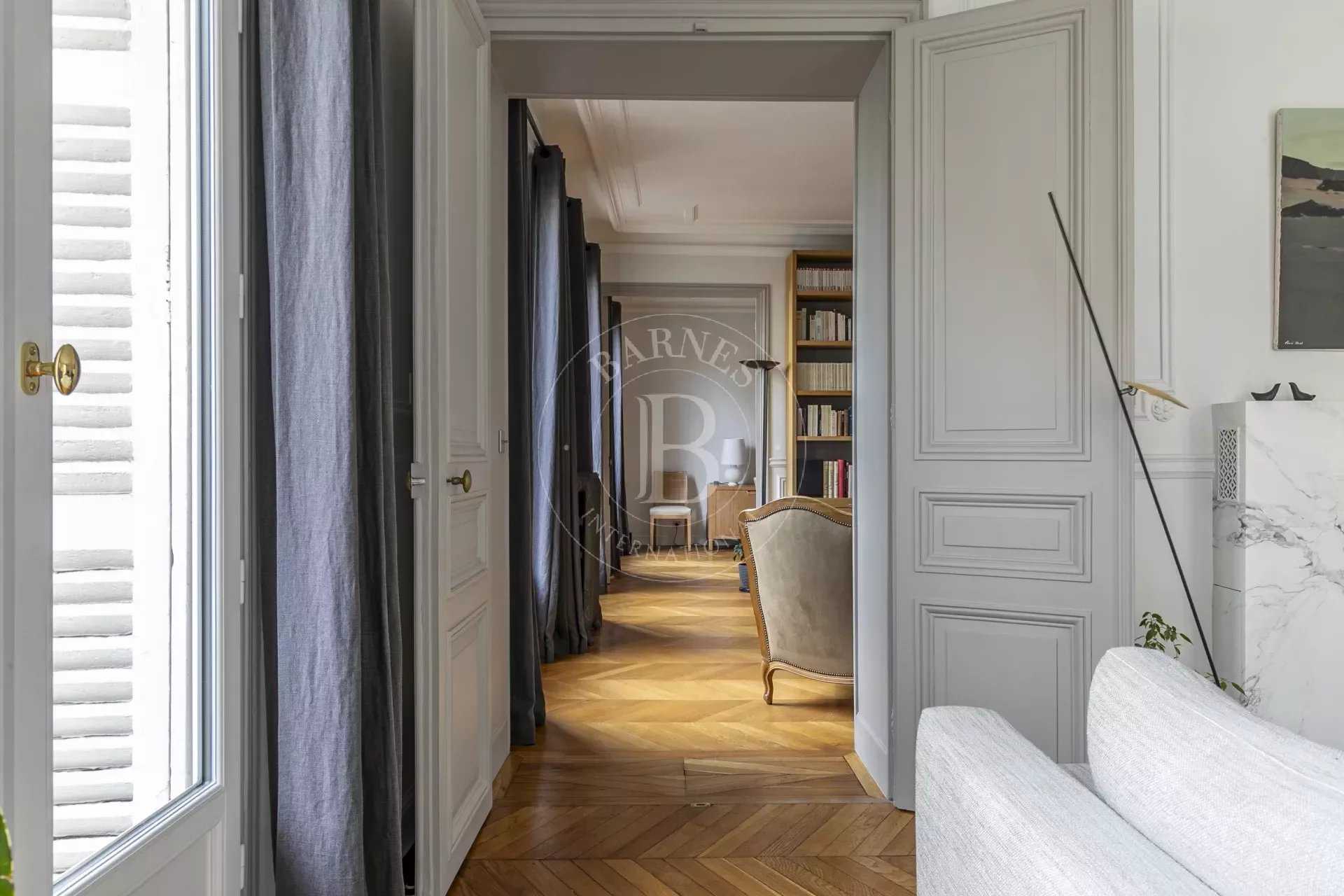 Paris  - Appartement 4 Pièces 2 Chambres