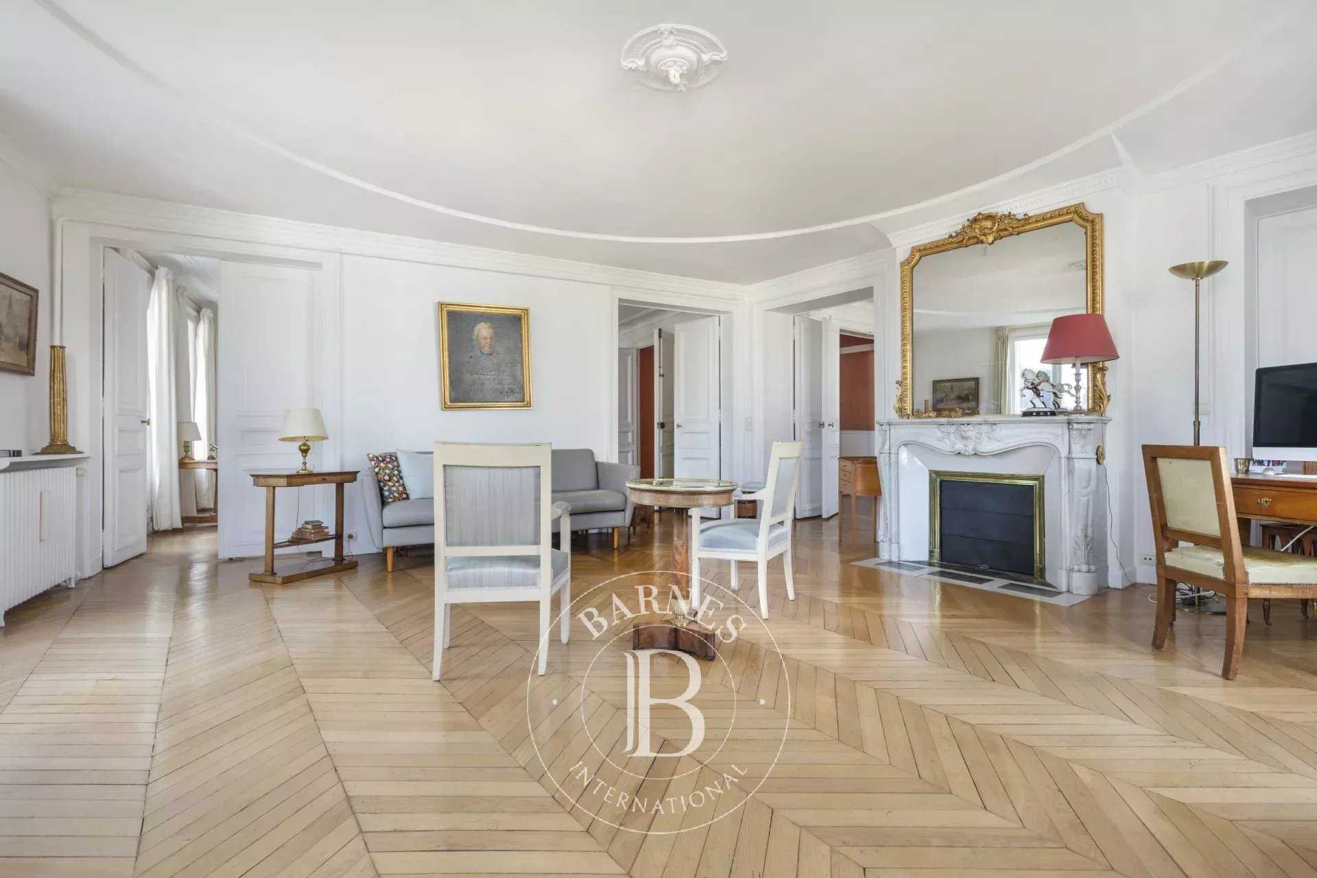 Paris  - Apartment 3 Bedrooms