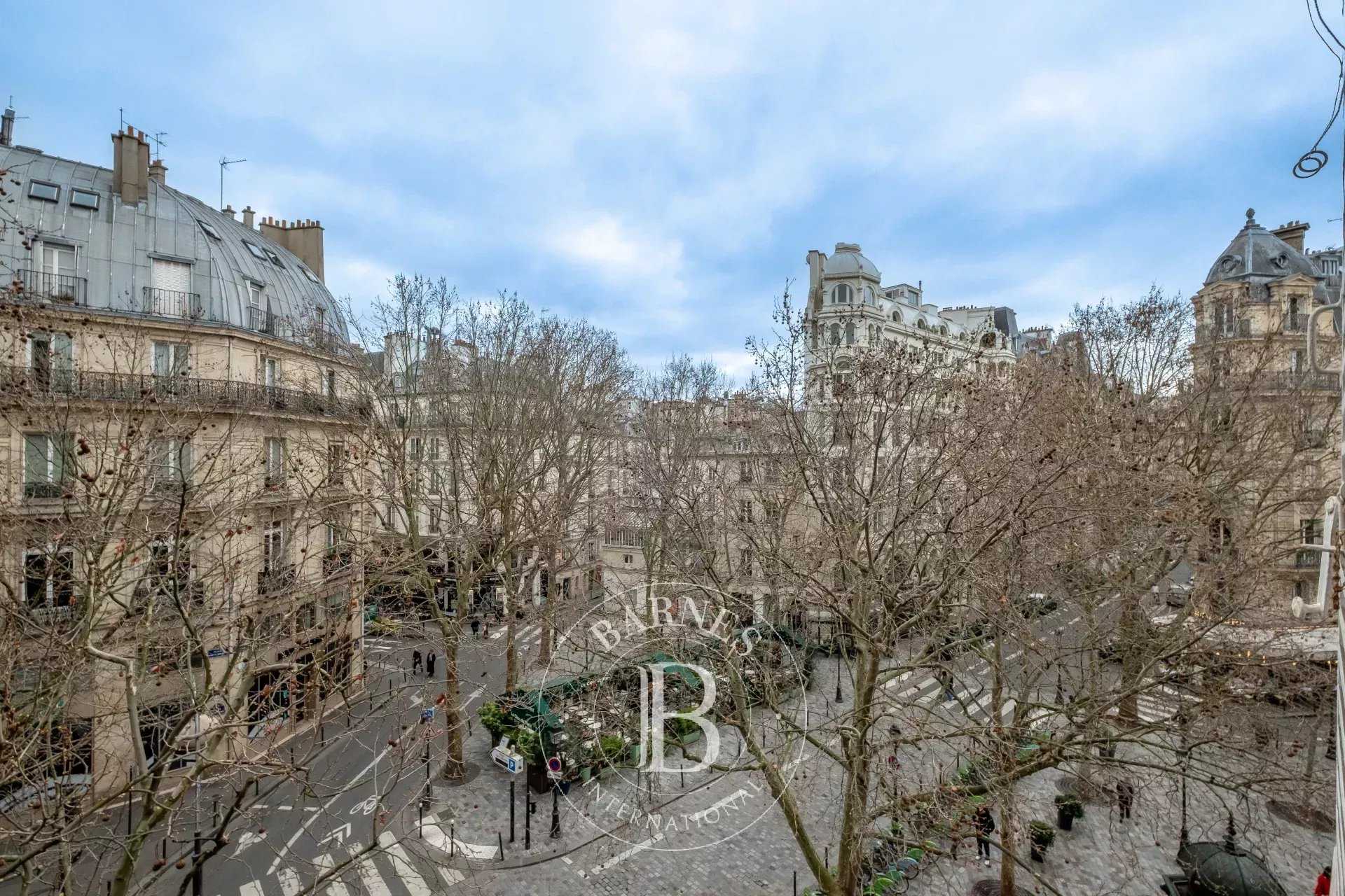 Paris  - Appartement 5 Pi&egrave;ces 2 Chambres