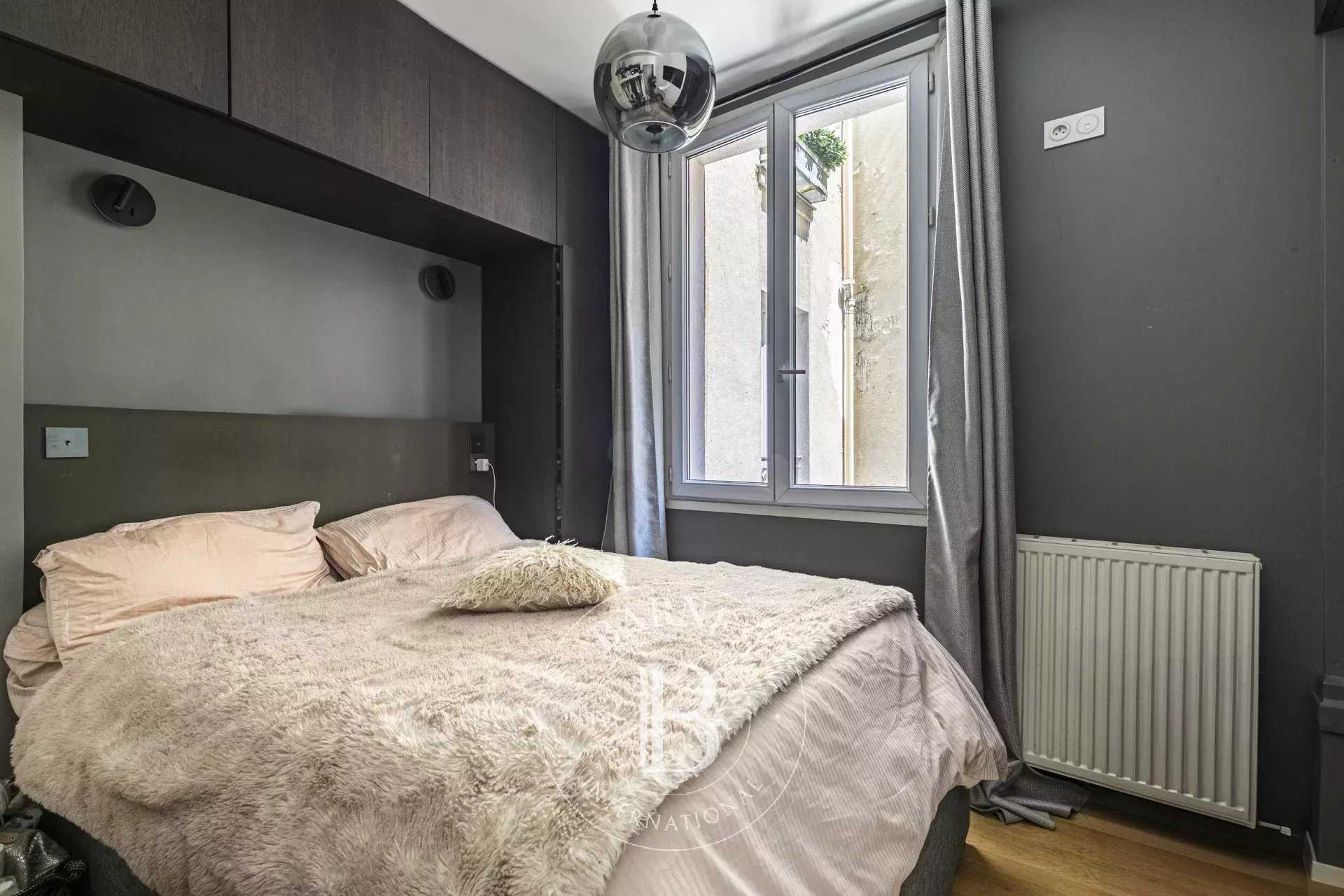 Paris  - Appartement 5 Pièces 3 Chambres