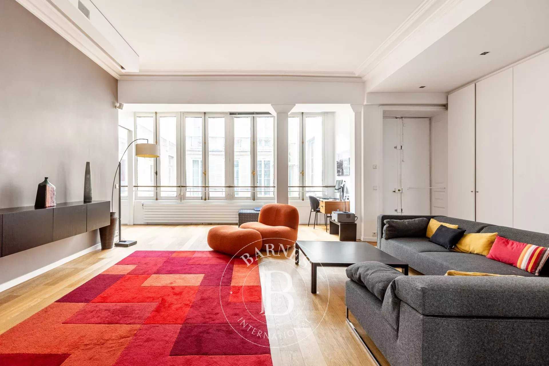 Paris  - Appartement 3 Pi&egrave;ces 2 Chambres