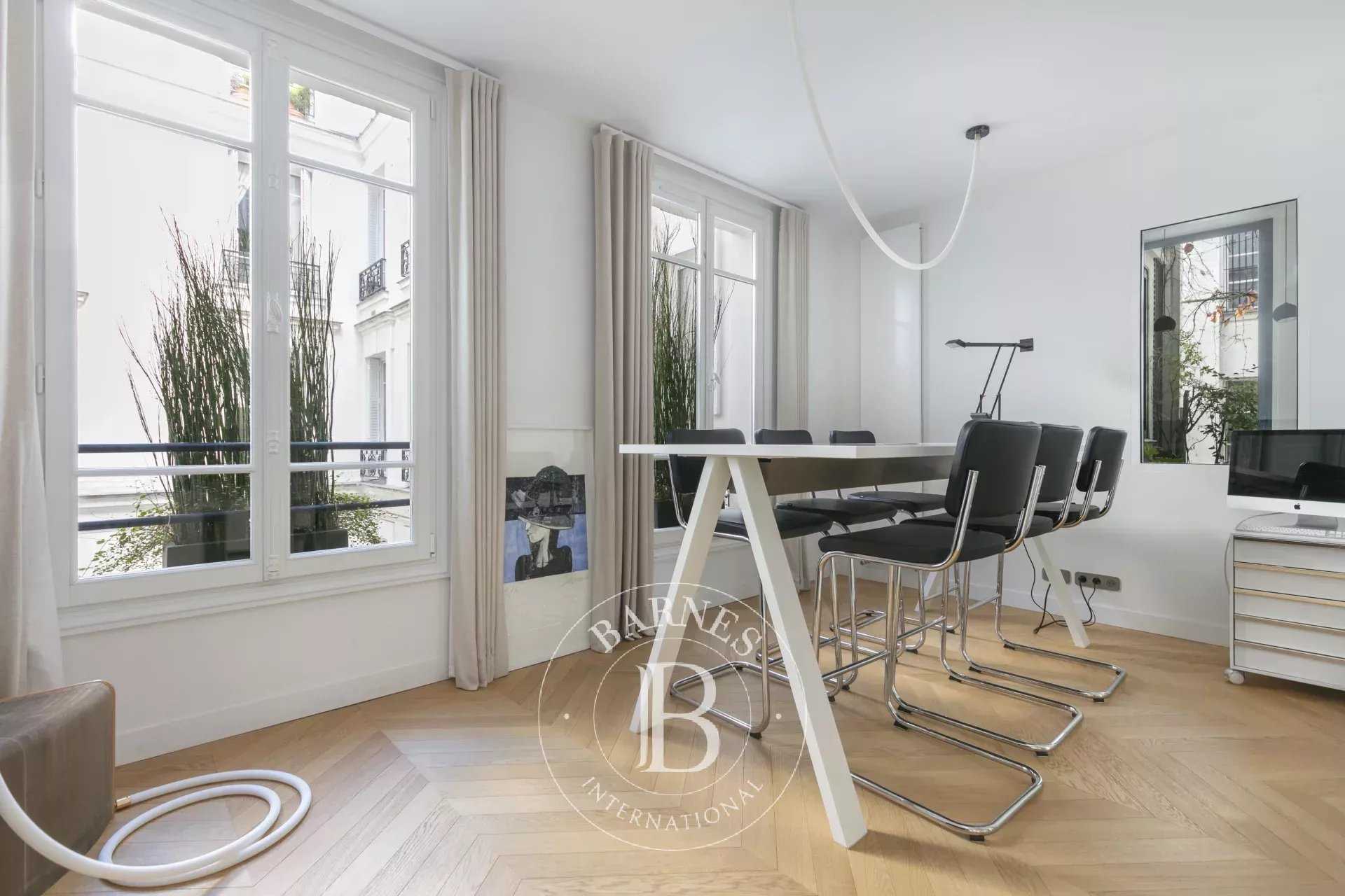 Paris  - Appartement 8 Pièces 4 Chambres