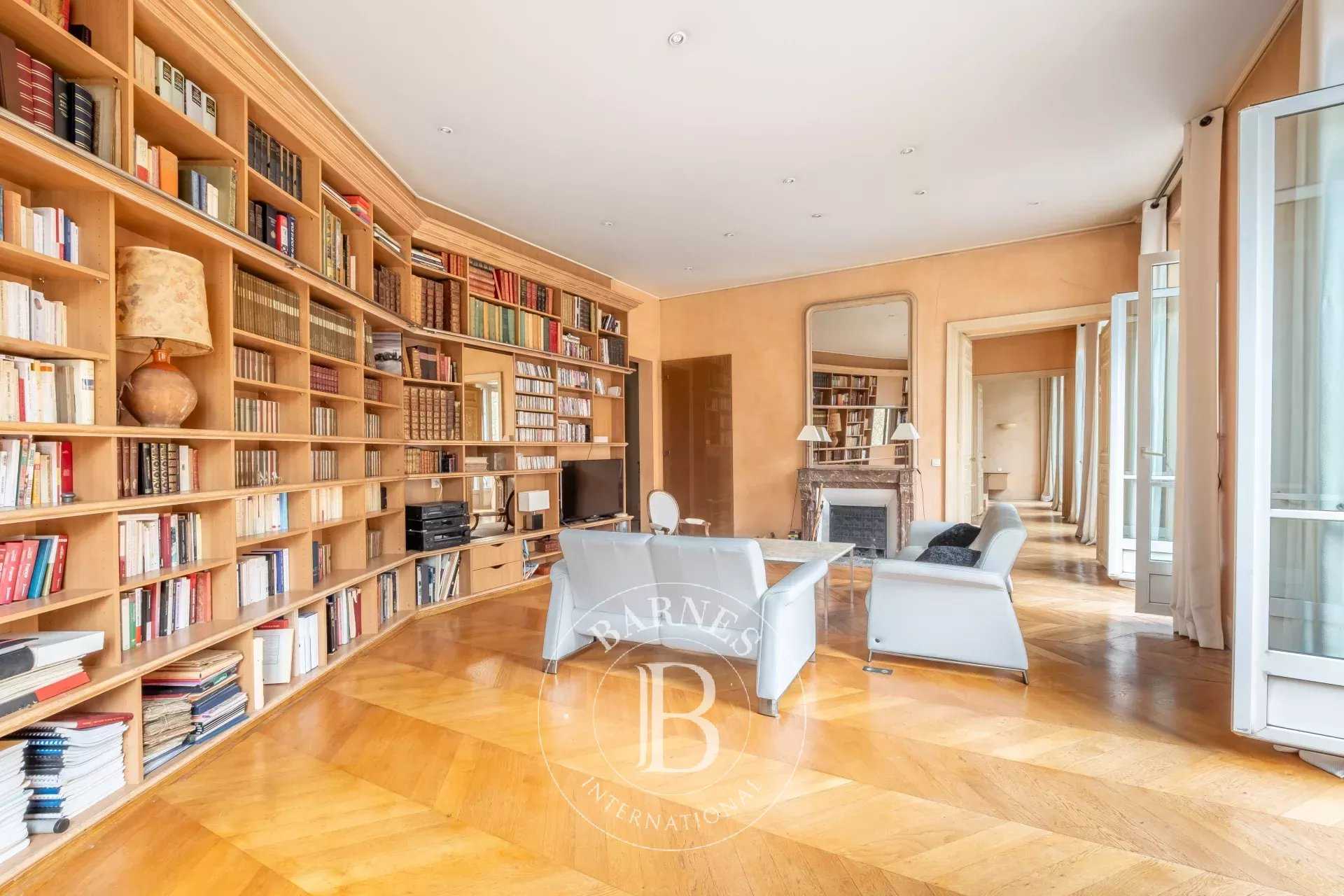 Paris  - Piso 5 Cuartos 2 Habitaciones