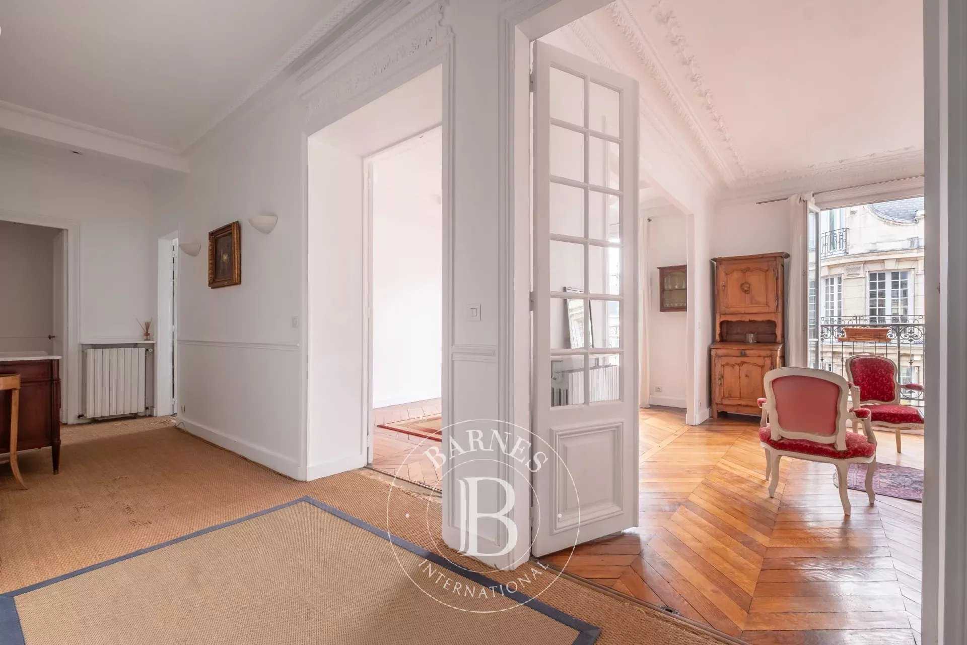 Paris  - Appartement 6 Pi&egrave;ces 4 Chambres