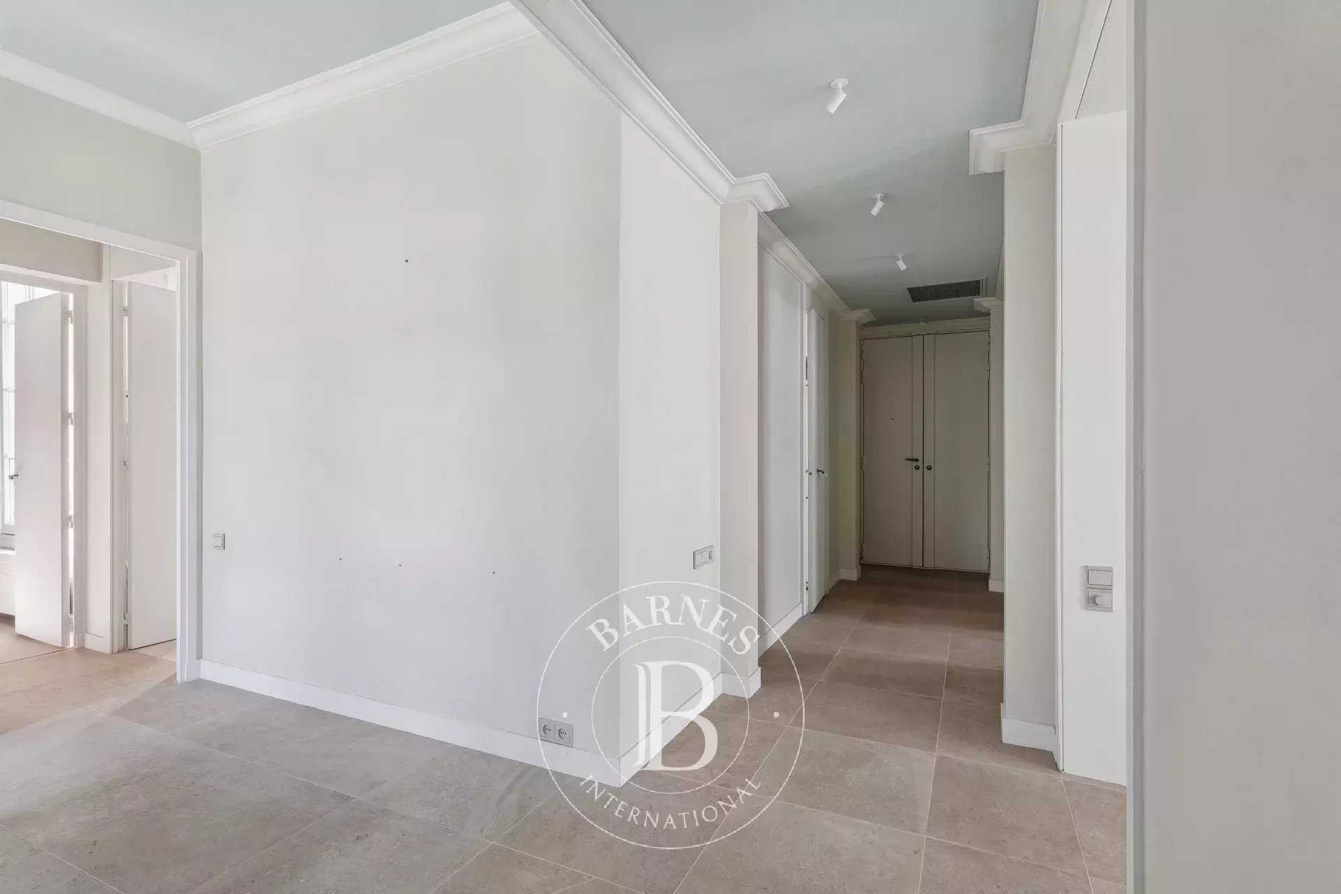 Paris  - Apartment 2 Bedrooms