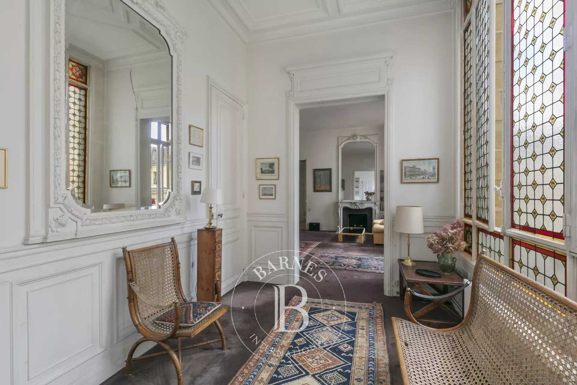 Paris  - Appartement 5 Pi&egrave;ces 3 Chambres