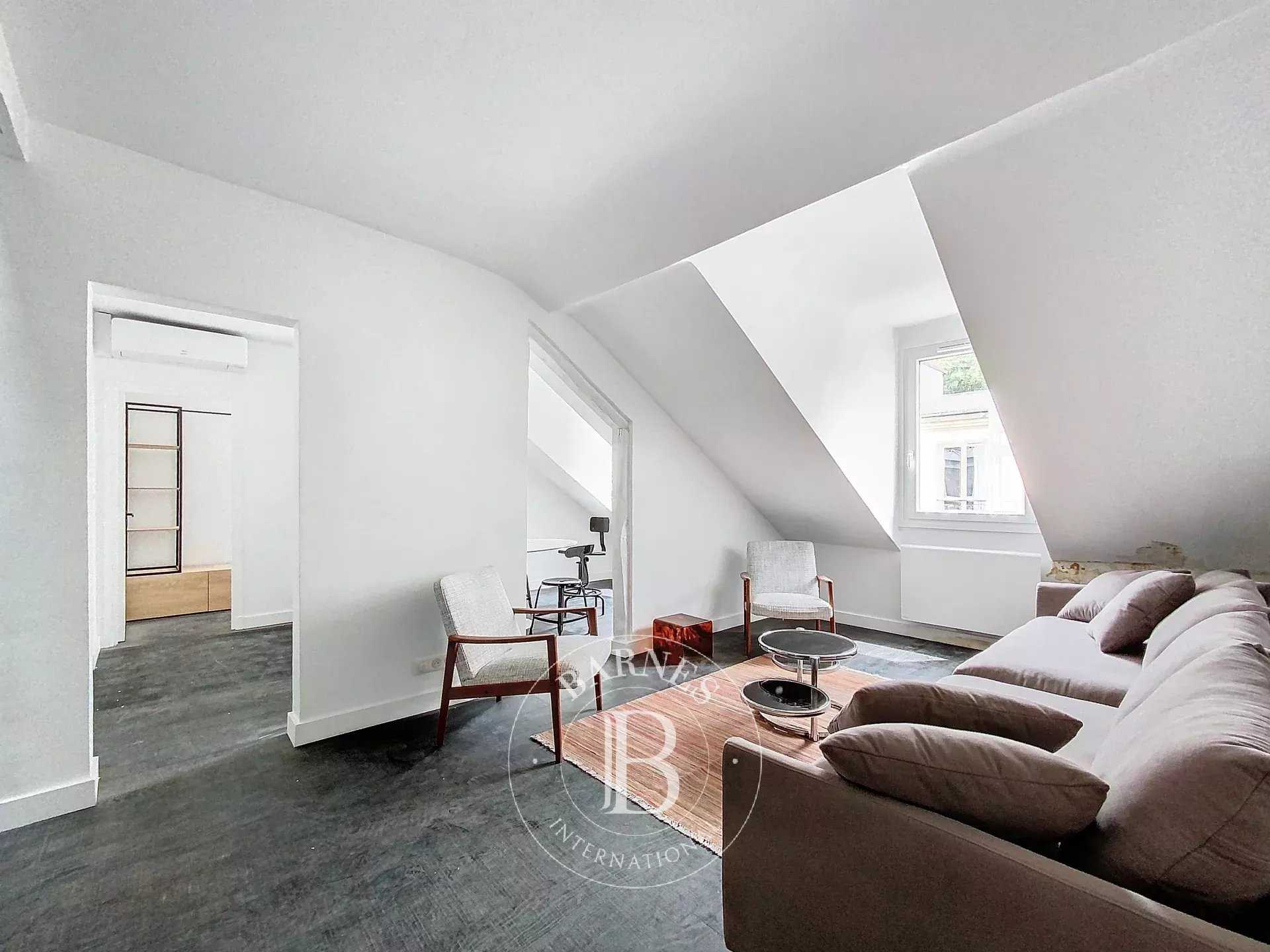 Paris  - Appartement 4 Pièces 2 Chambres