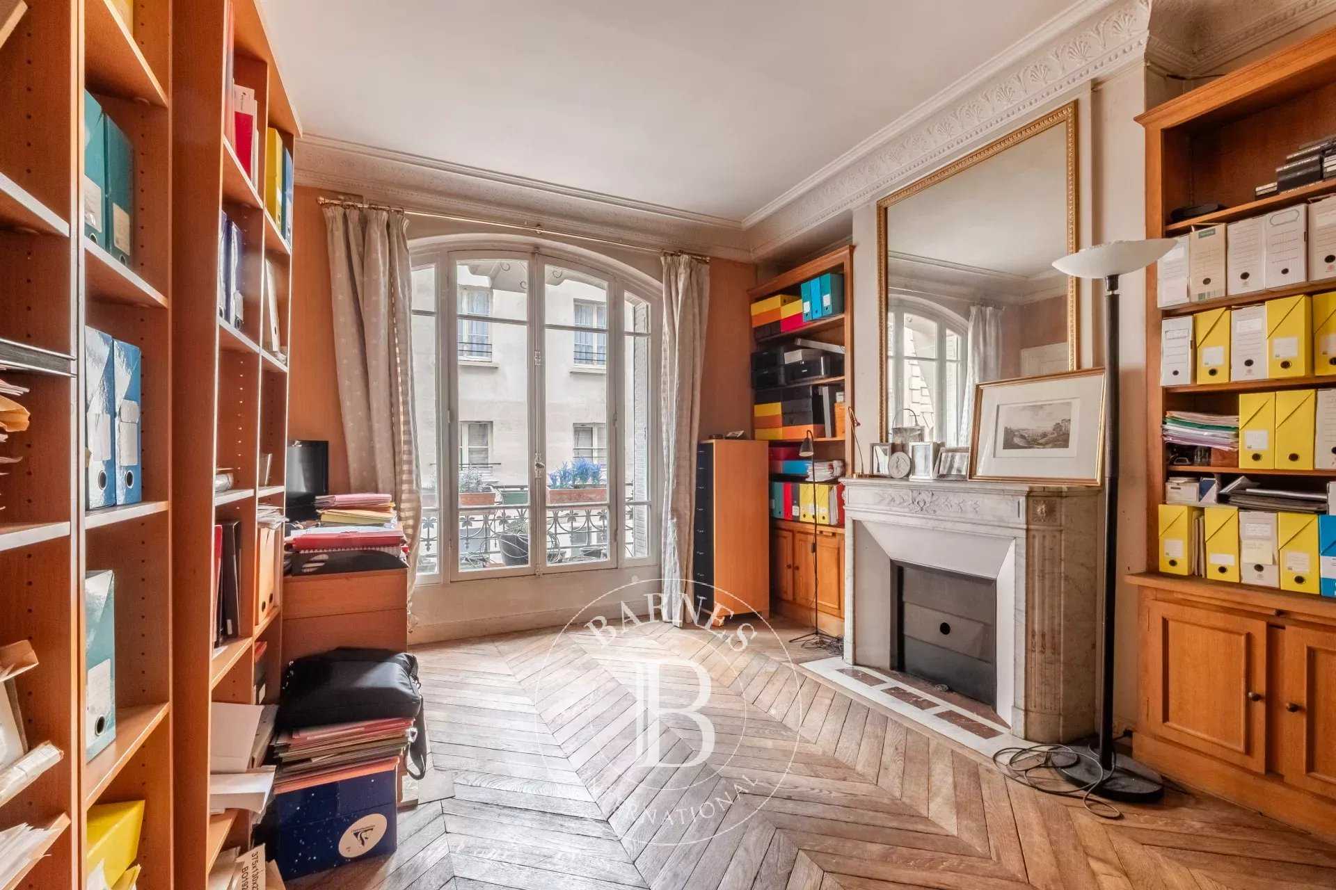 Paris  - Appartement 6 Pièces 4 Chambres