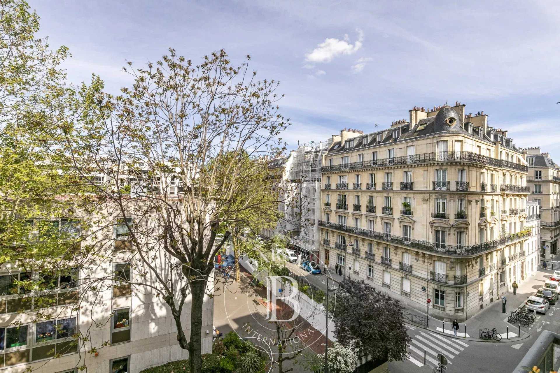 Paris  - Apartment 3 Bedrooms