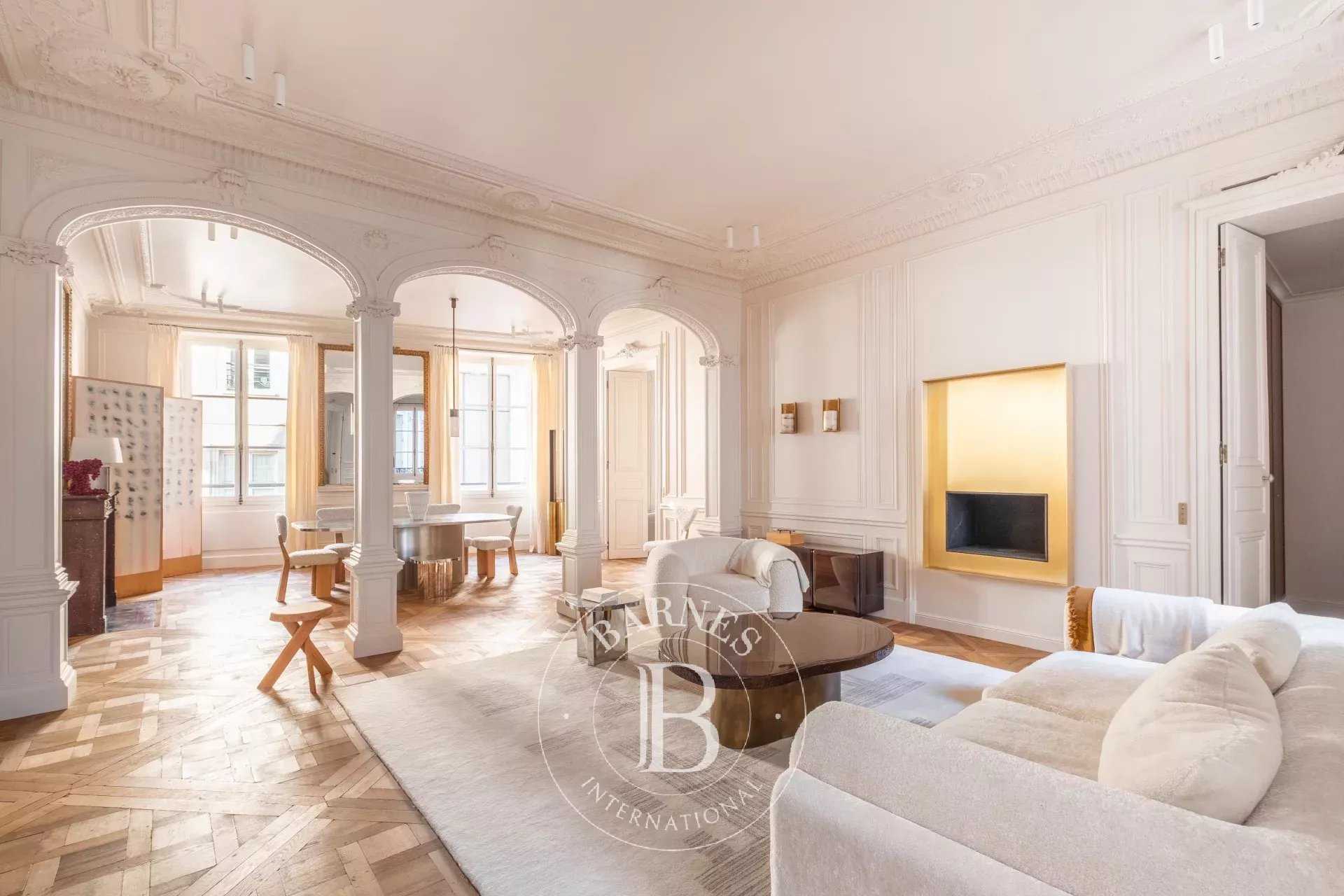 Paris  - Appartement 5 Pi&egrave;ces 3 Chambres