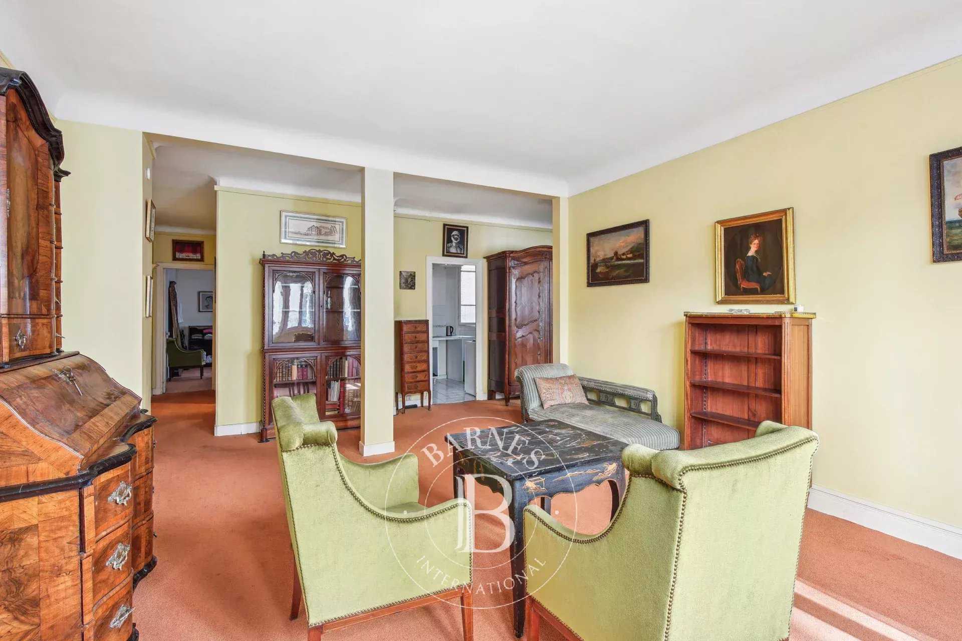 Paris  - Appartement 3 Pièces 2 Chambres