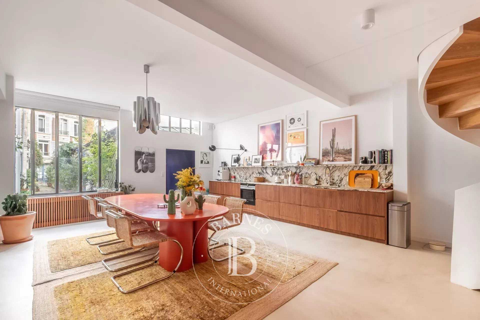 Paris  - Appartement 6 Pi&egrave;ces 3 Chambres