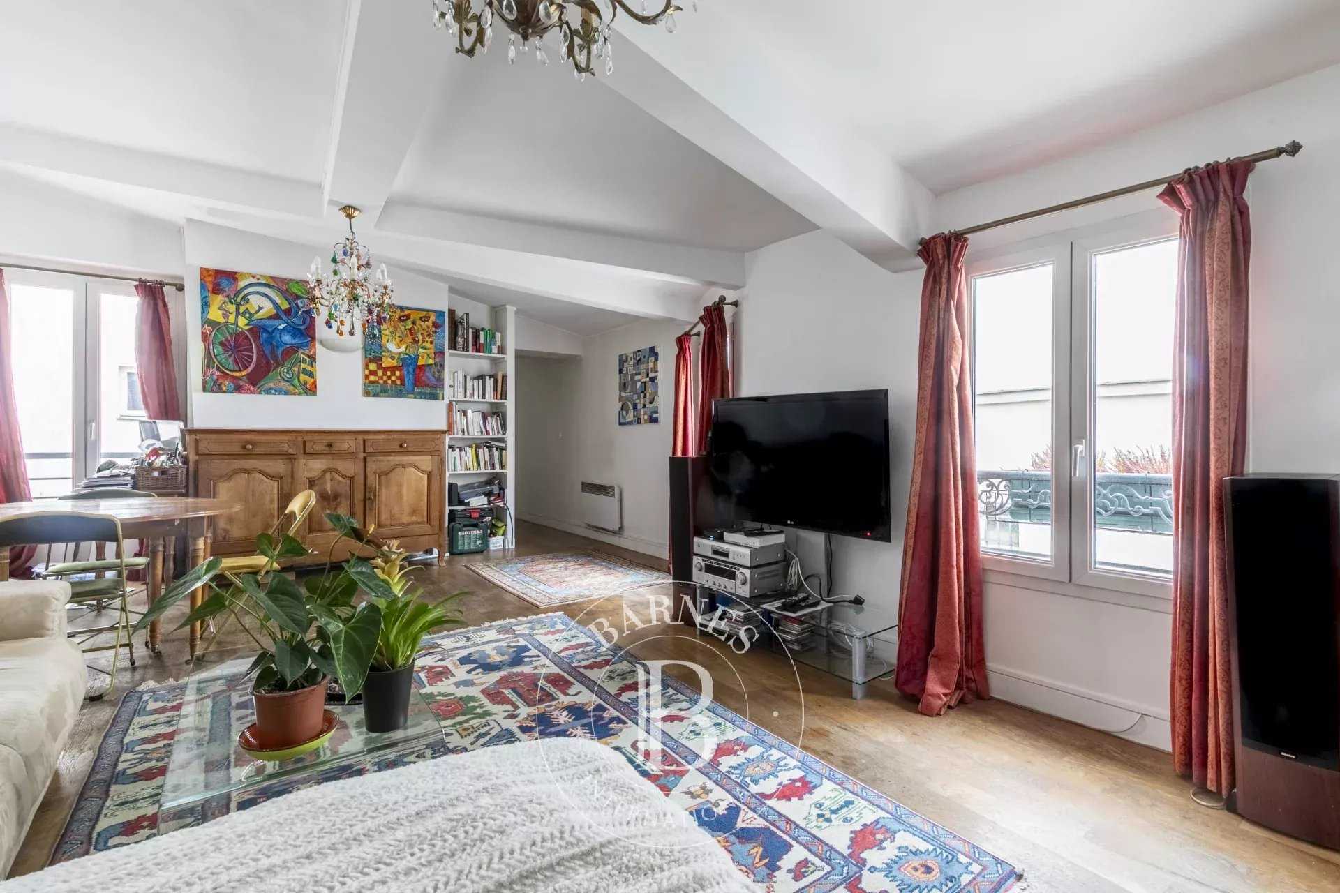 Paris  - Appartement 4 Pièces 2 Chambres