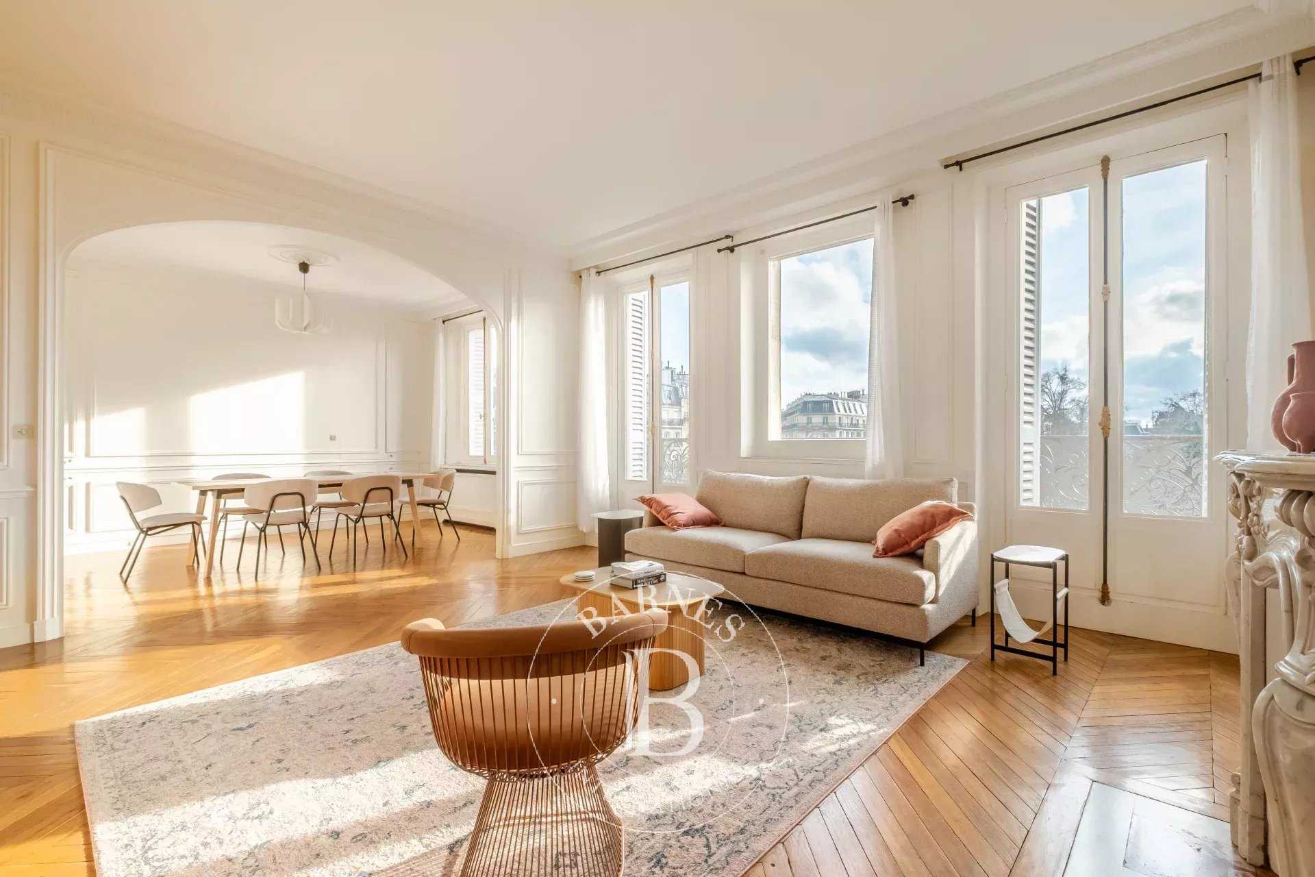 Paris  - Appartement 4 Pi&egrave;ces 2 Chambres