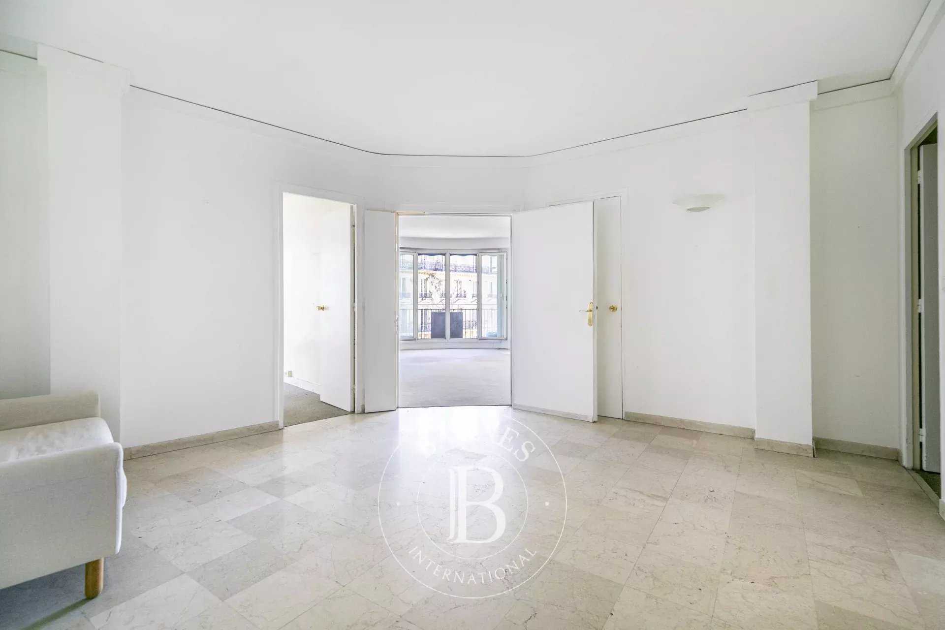 Paris  - Appartement 7 Pièces 4 Chambres