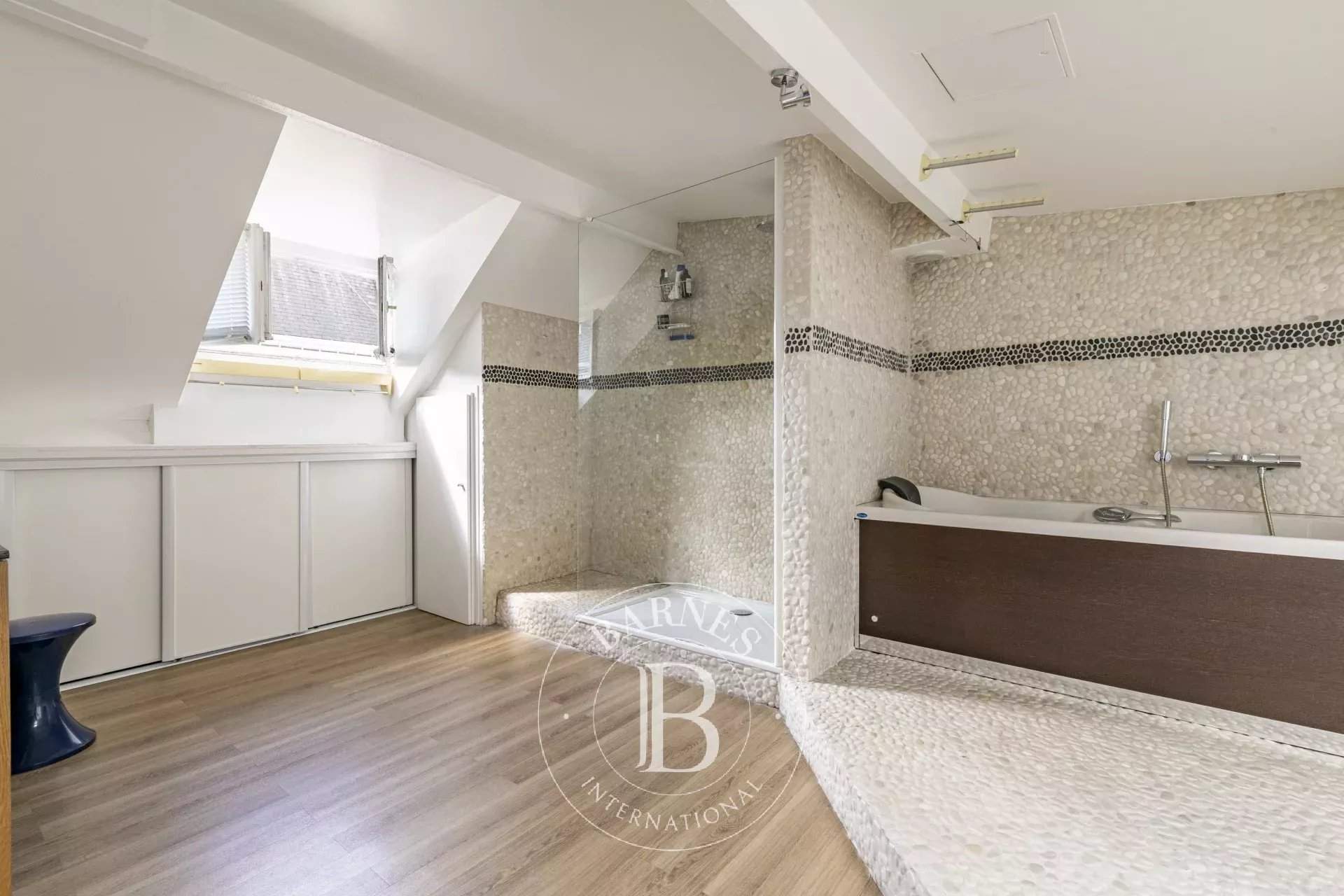 Paris  - Apartment 4 Bedrooms - picture 10