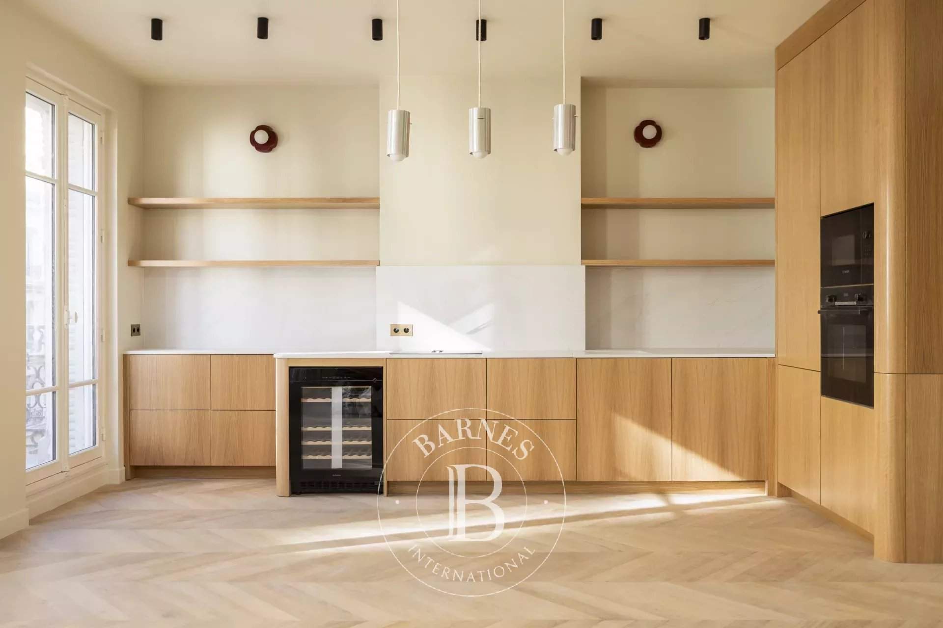 Paris  - Appartement 5 Pi&egrave;ces 3 Chambres - picture 3