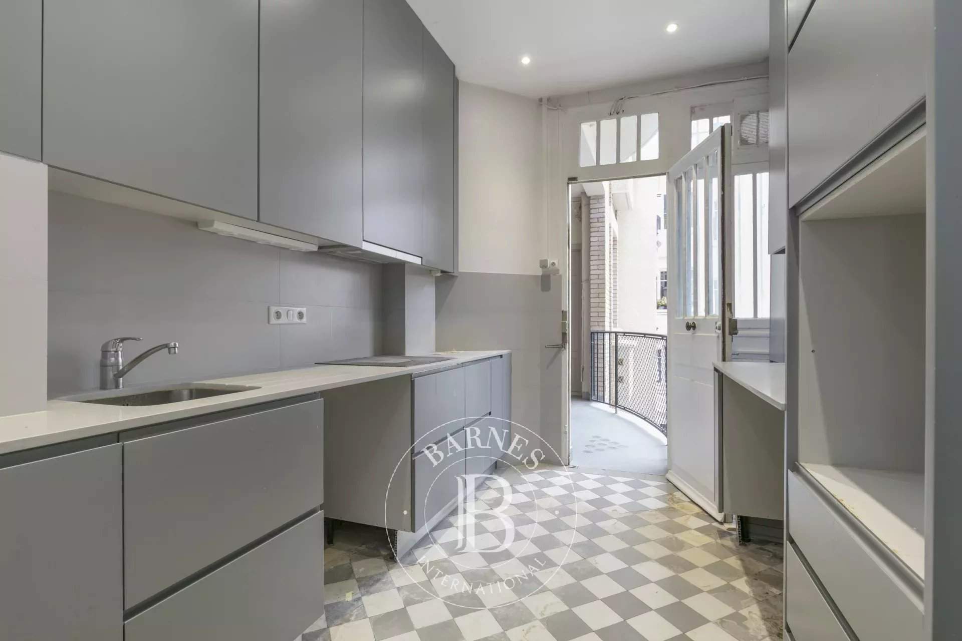 Paris  - Appartement 6 Pièces 3 Chambres - picture 10