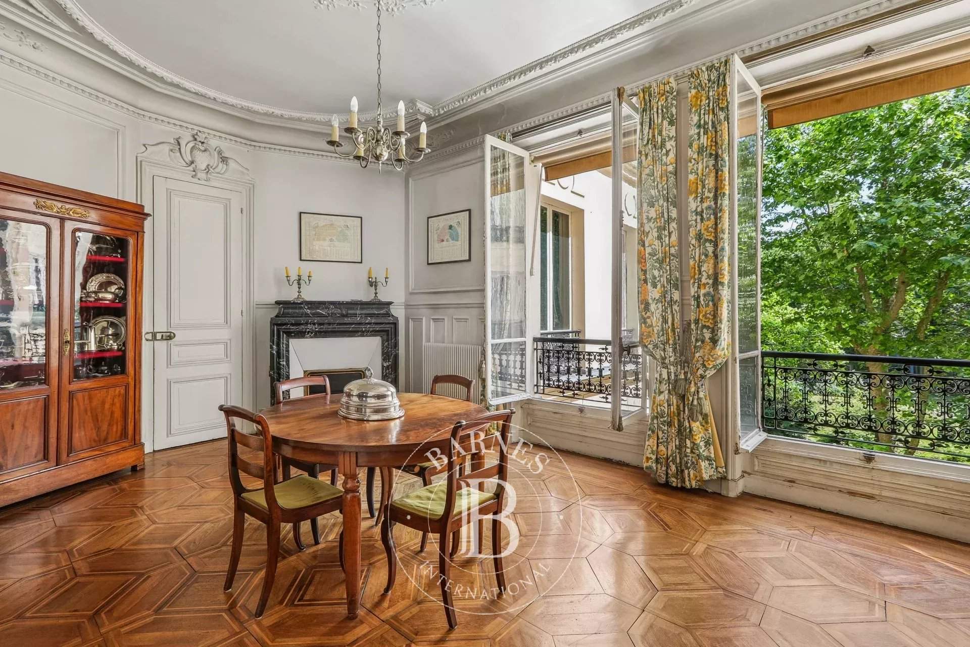 Paris  - Appartement 6 Pi&egrave;ces 4 Chambres - picture 4