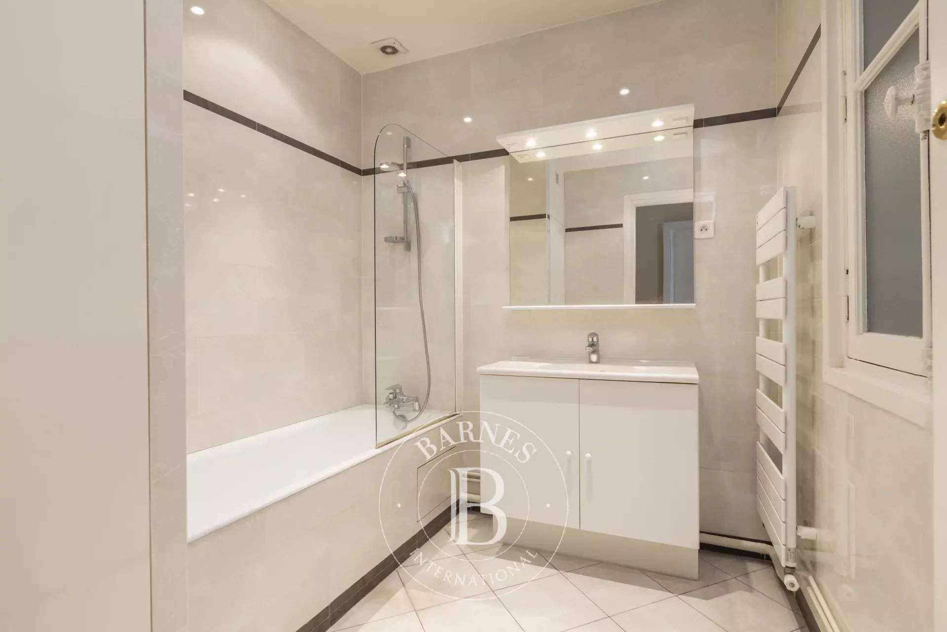 Paris  - Apartment 3 Bedrooms - picture 5