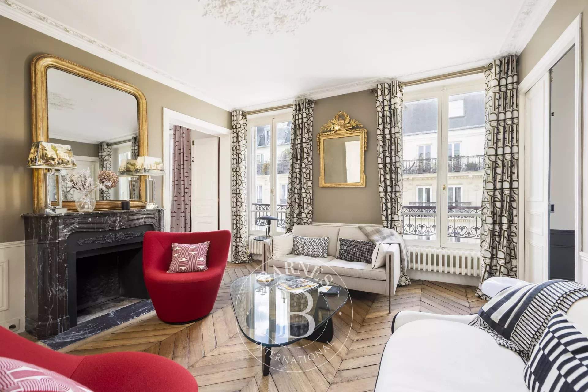 Paris  - Appartement 3 Pi&egrave;ces 2 Chambres - picture 2