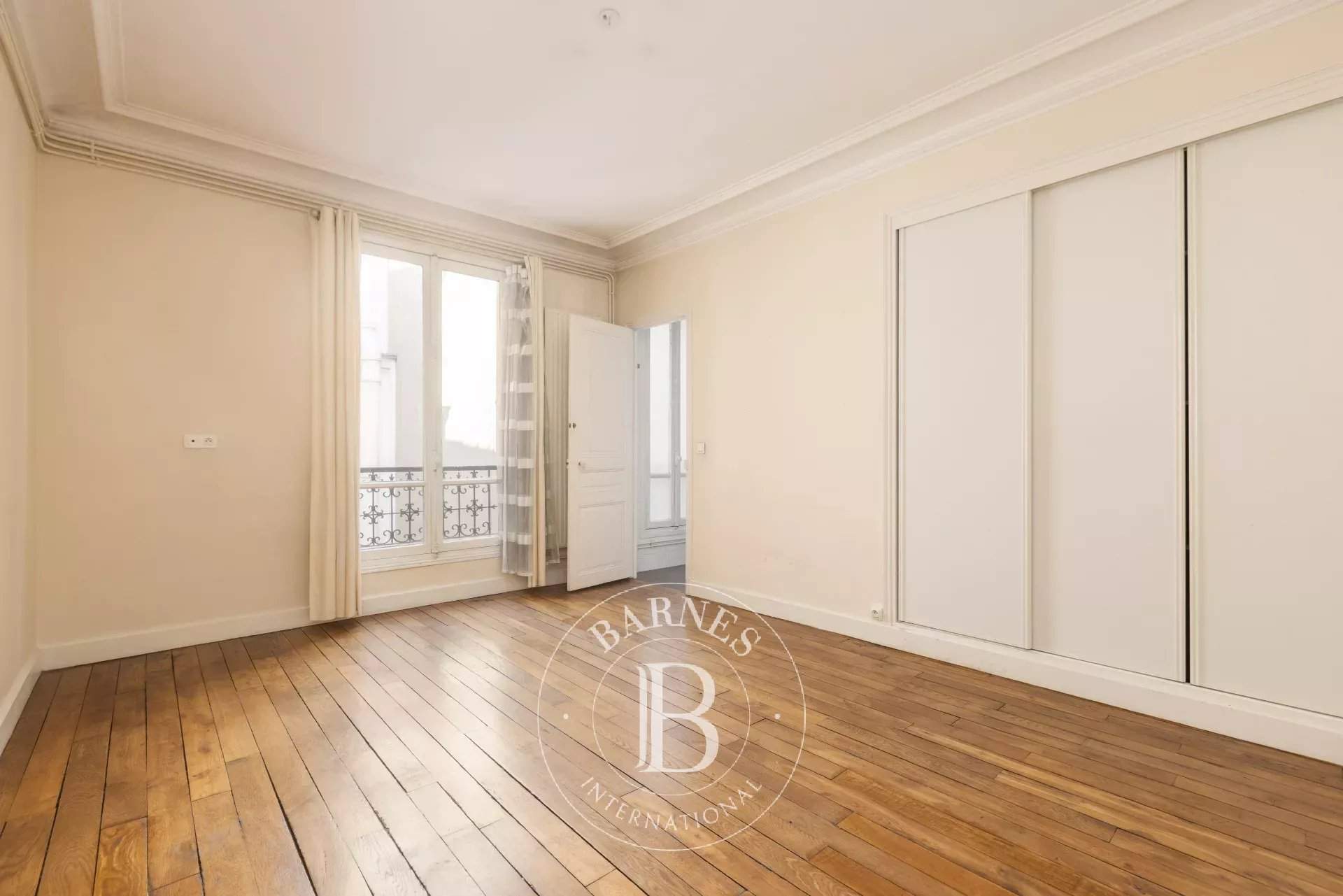 Paris  - Apartment 3 Bedrooms - picture 4