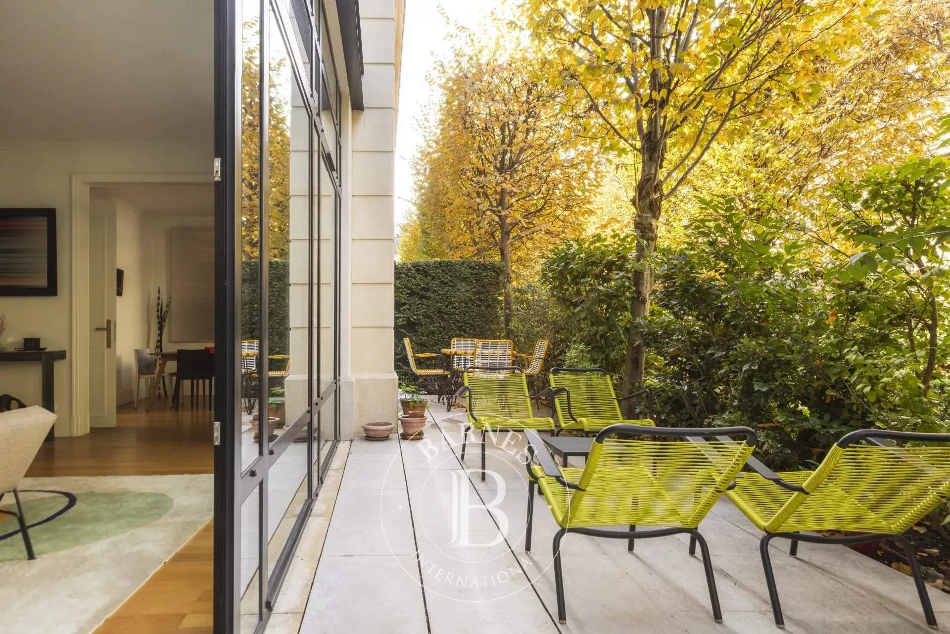 Paris  - Appartement 7 Pi&egrave;ces 3 Chambres - picture 1