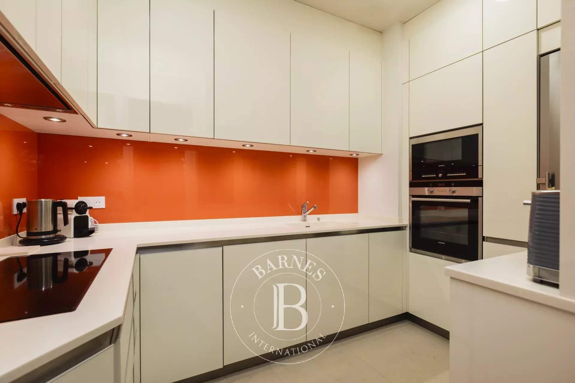 Paris  - Appartement 7 Pi&egrave;ces 3 Chambres - picture 6