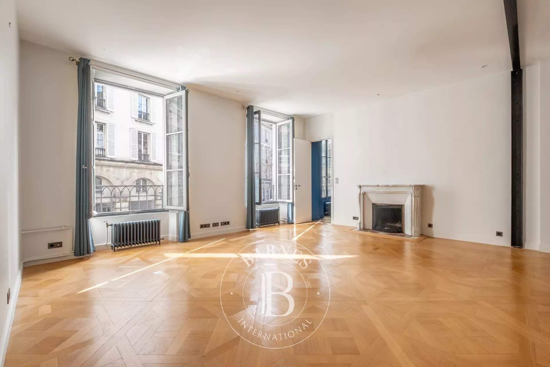 Paris  - Apartment 4 Bedrooms - picture 2