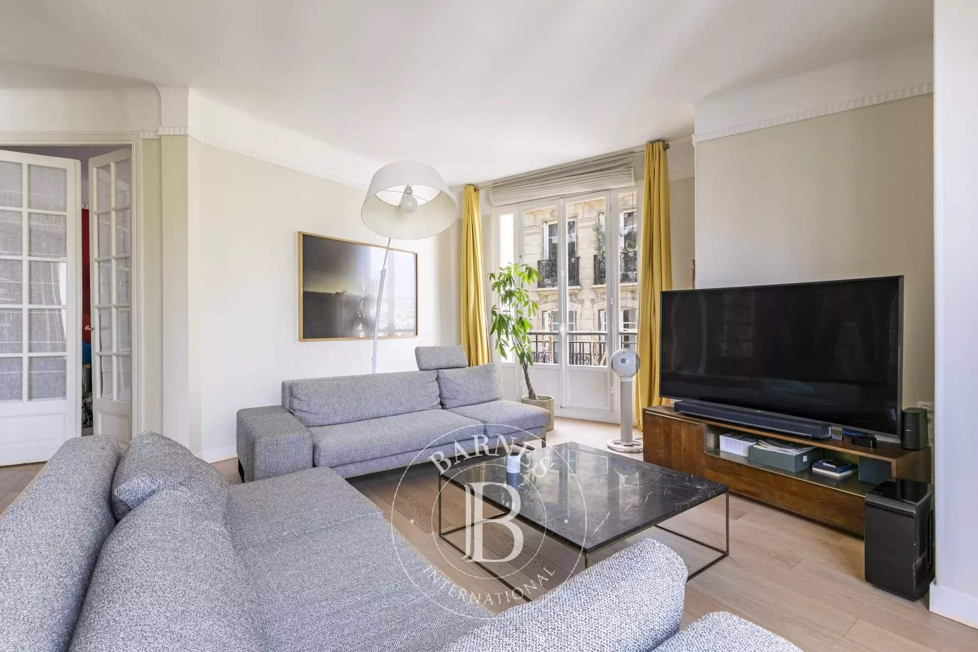 Paris  - Apartment 3 Bedrooms - picture 8