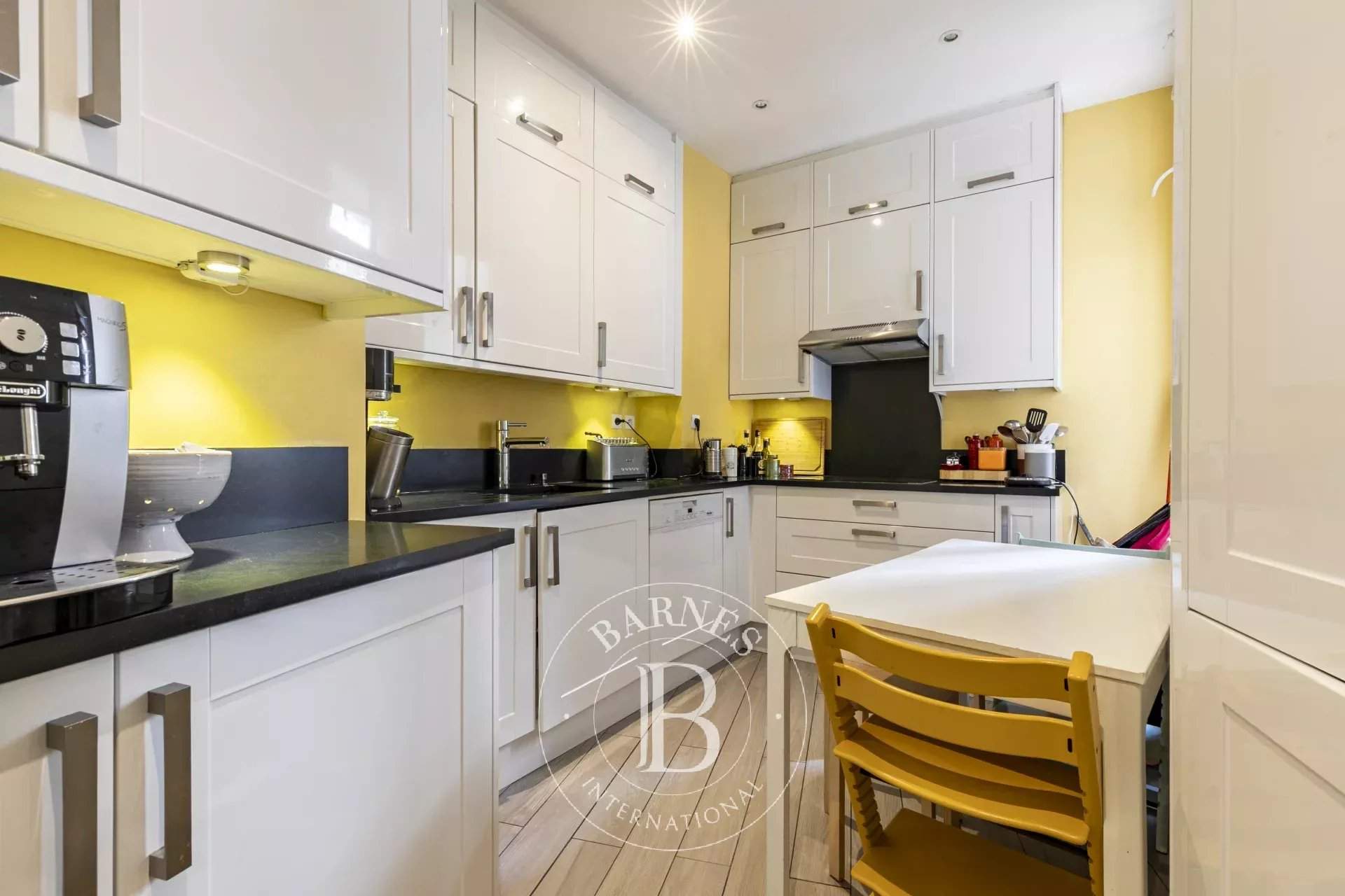 Paris  - Apartment 3 Bedrooms - picture 11