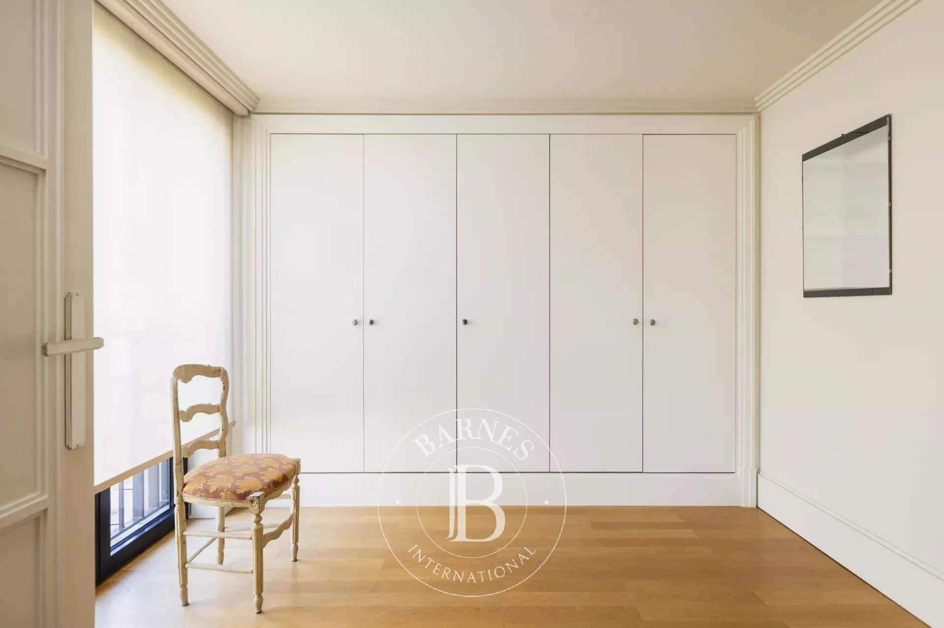 Paris  - Appartement 7 Pi&egrave;ces 3 Chambres - picture 12