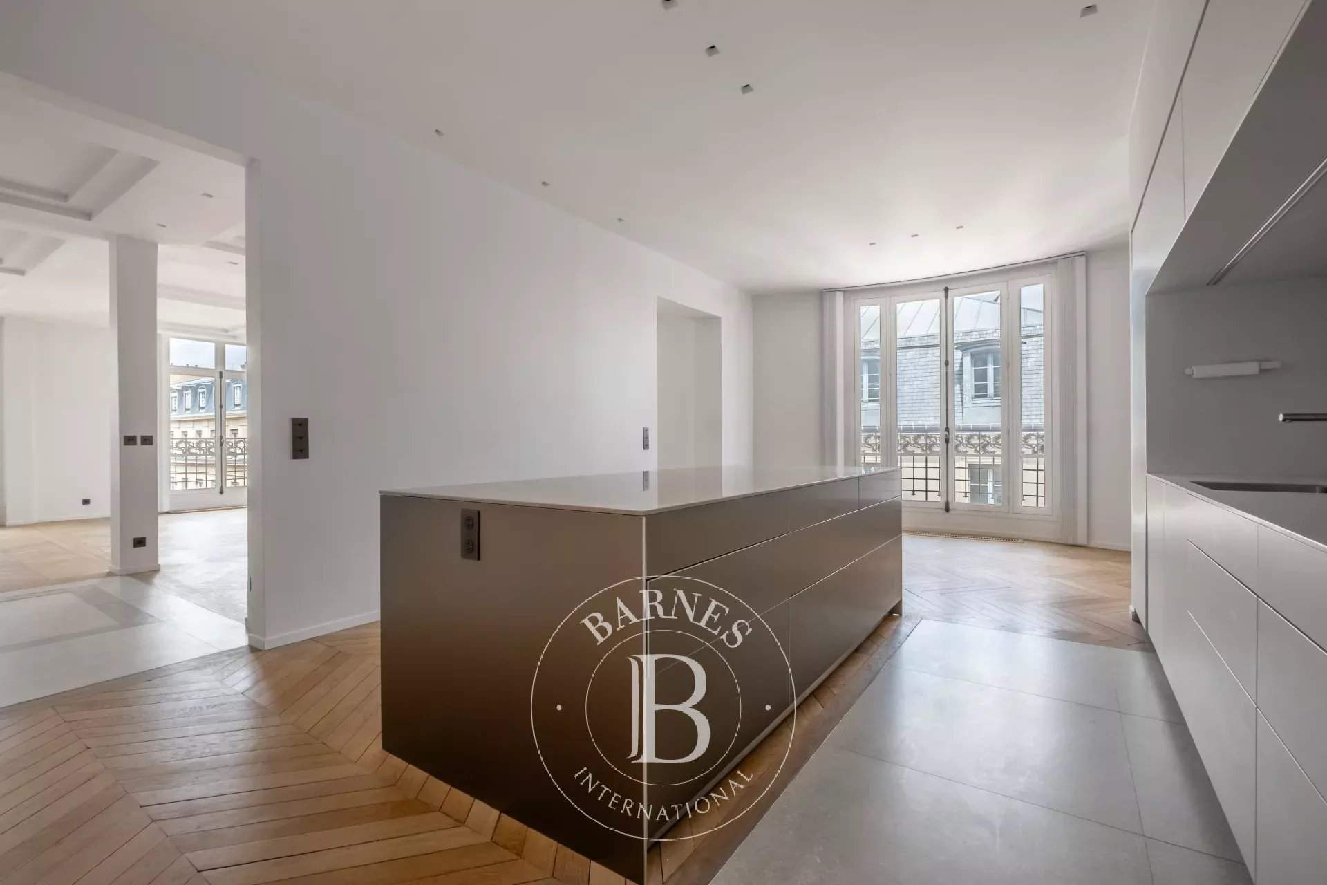 Paris  - Appartement 8 Pi&egrave;ces 5 Chambres - picture 9