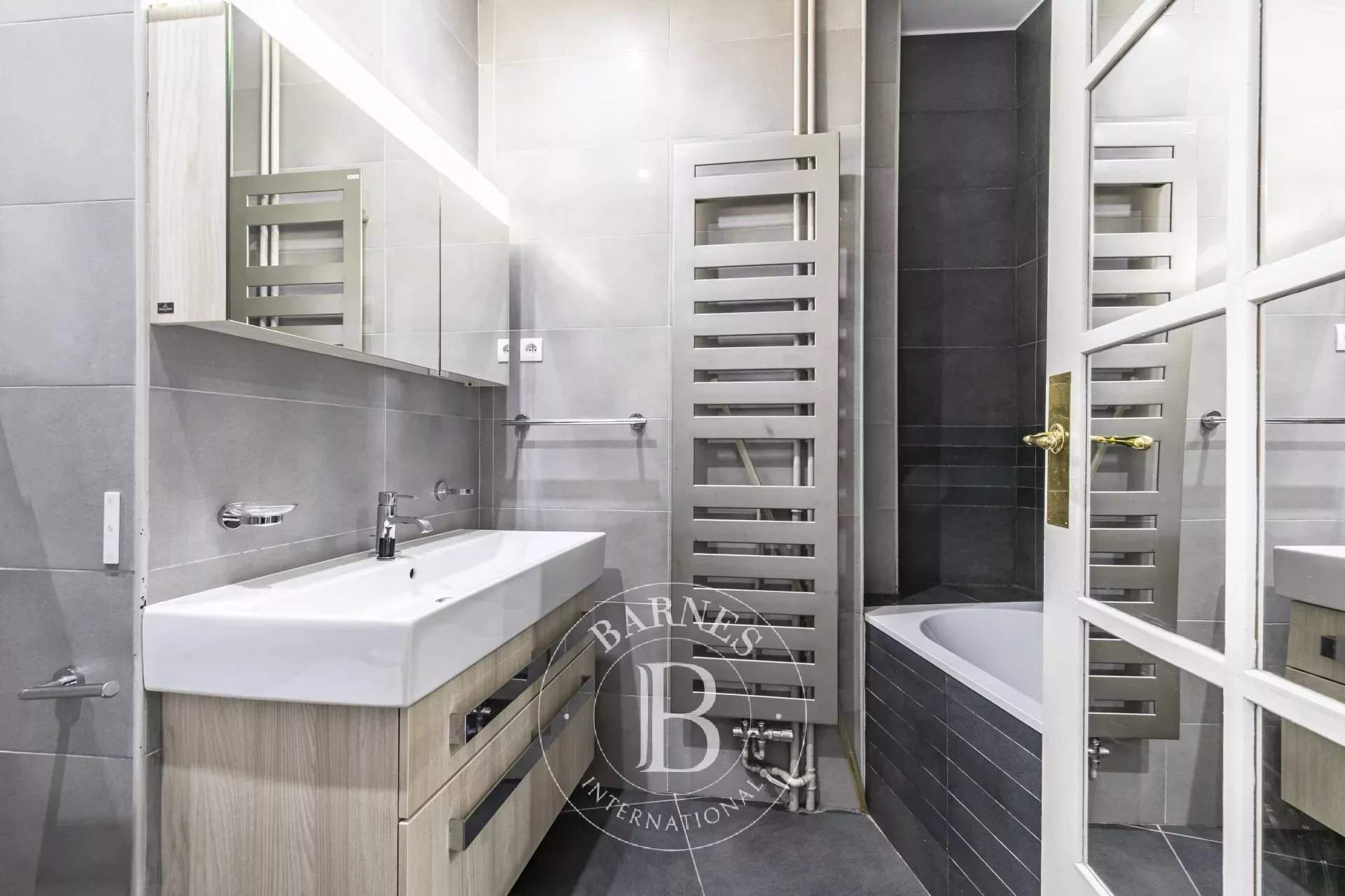 Paris  - Apartment 3 Bedrooms - picture 13