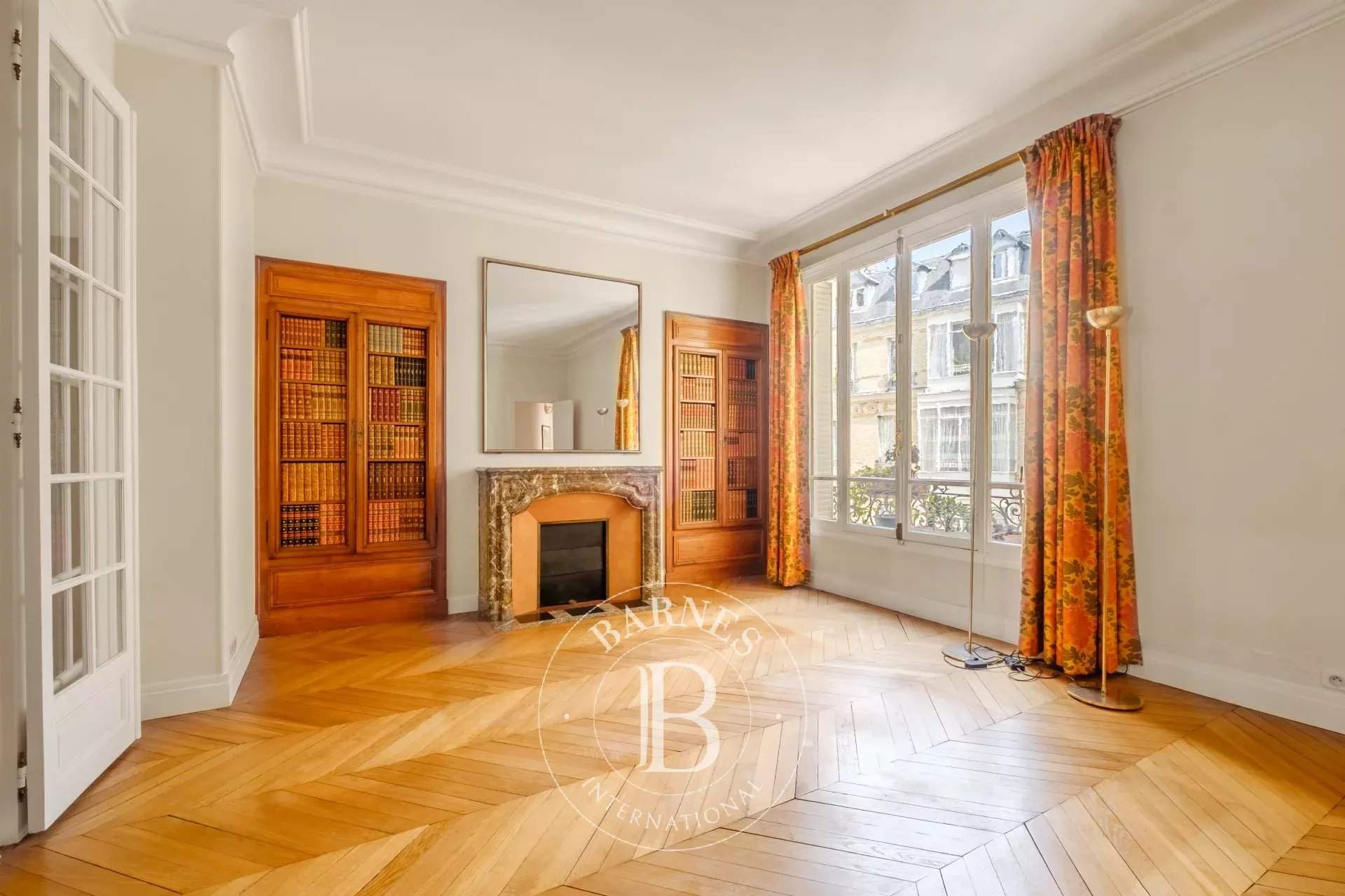 Paris  - Apartment 4 Bedrooms - picture 4