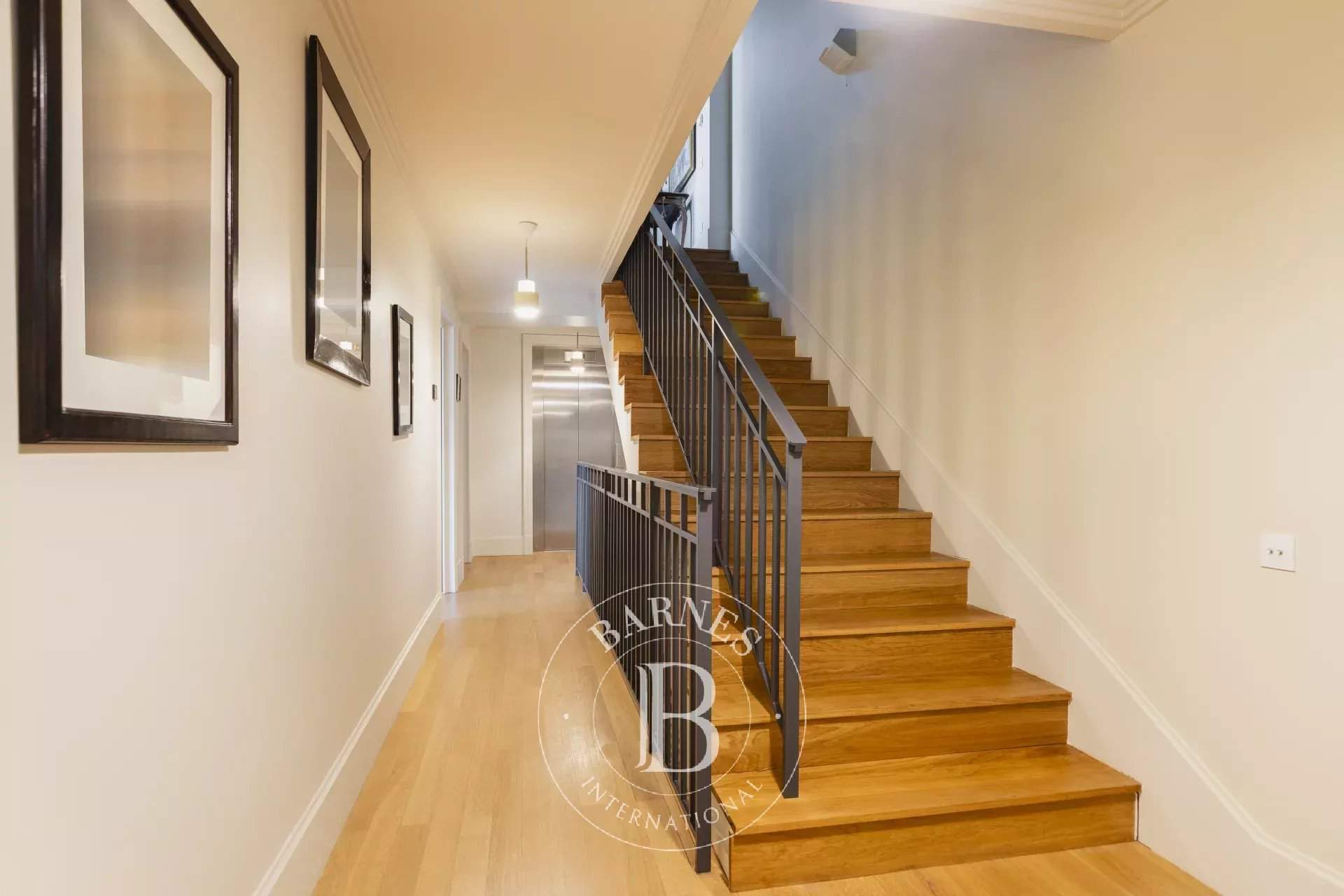 Paris  - Appartement 7 Pi&egrave;ces 3 Chambres - picture 14