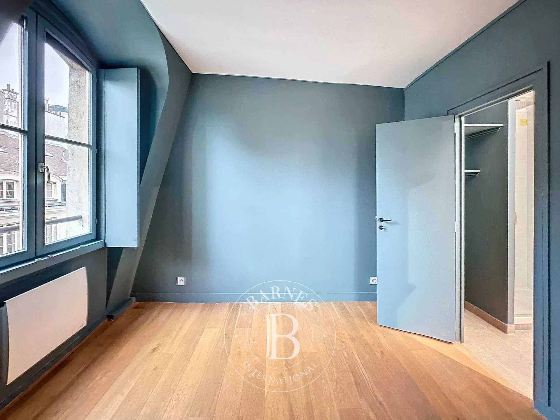 Paris  - Appartement 3 Pi&egrave;ces 2 Chambres