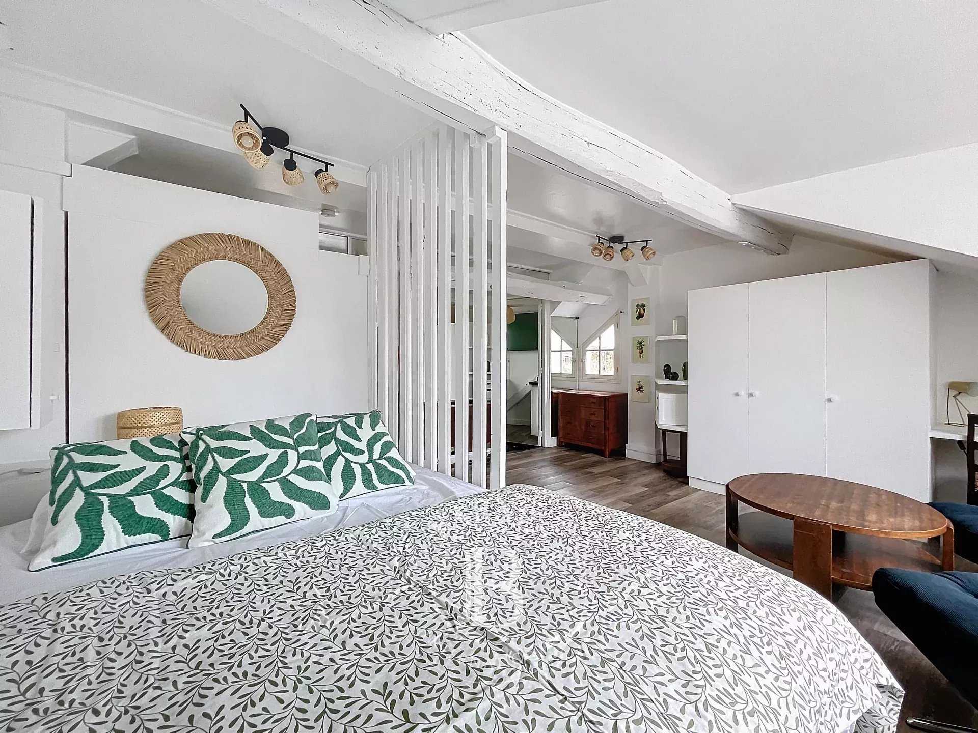 Paris  - Piso 1 Cuarto