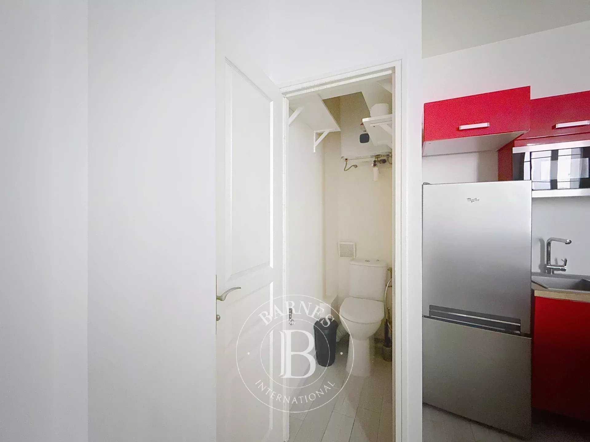 Paris  - Appartement 2 Pièces, 1 Chambre