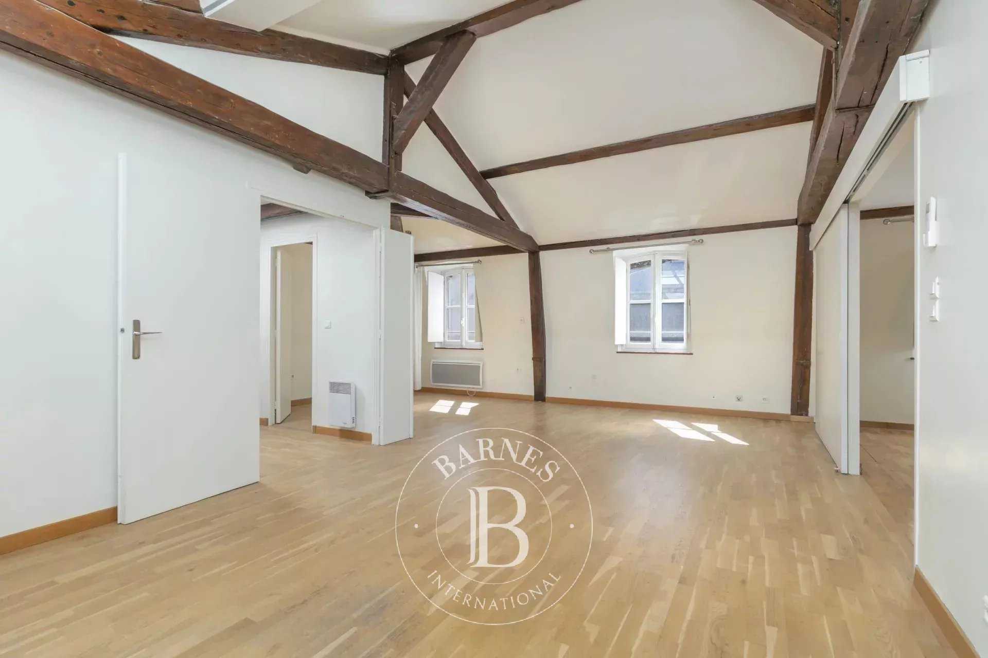 Paris  - House 5 Bedrooms