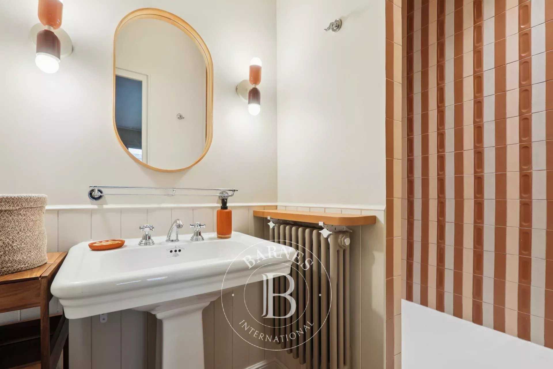 Paris  - Appartement 2 Pi&egrave;ces, 1 Chambre