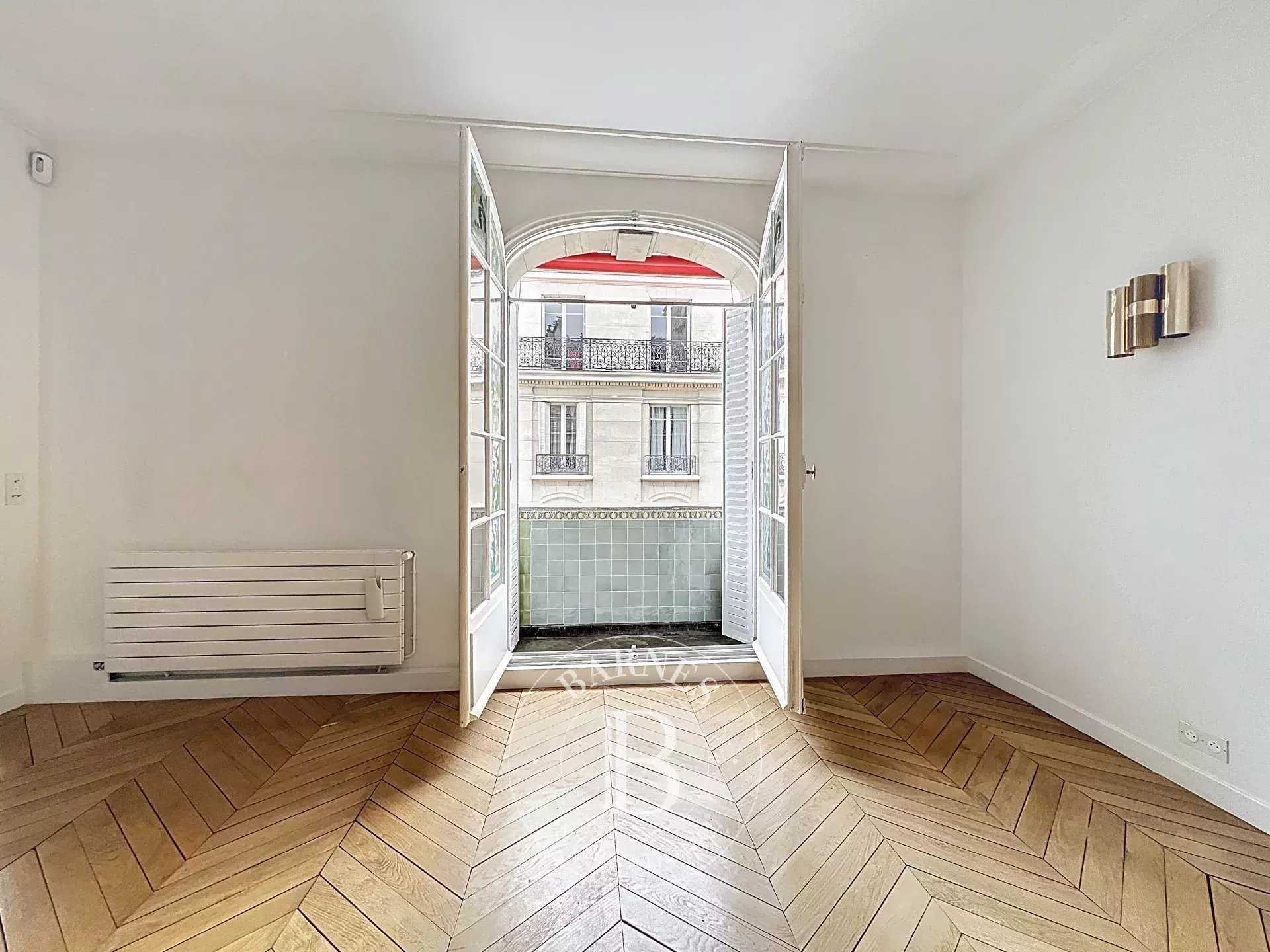 Paris  - Appartement 5 Pièces 2 Chambres