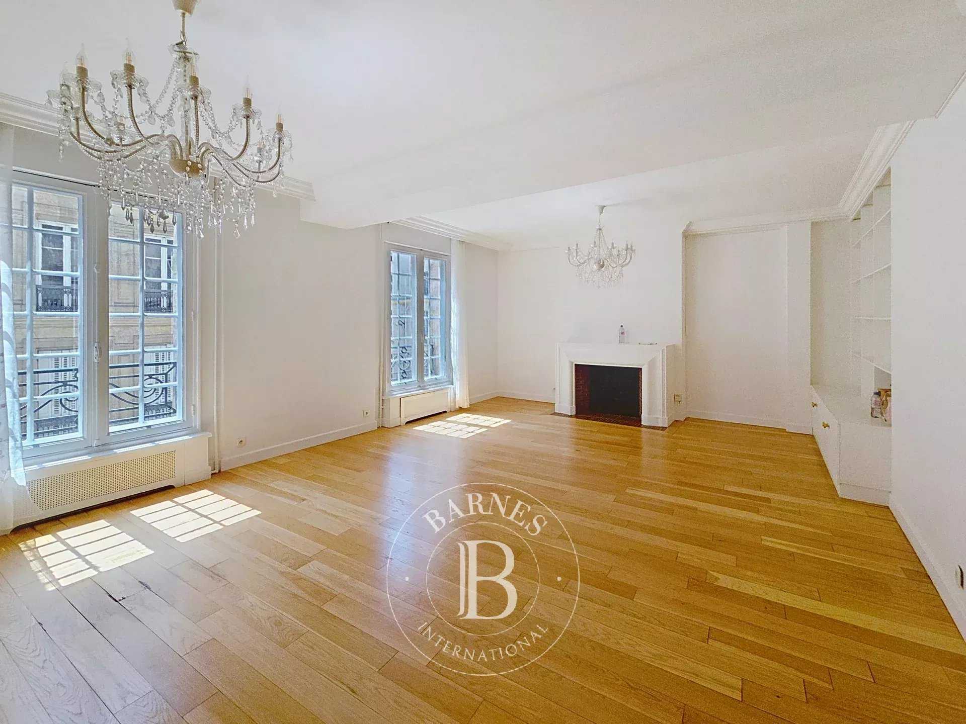 Paris  - Appartement 2 Pi&egrave;ces, 1 Chambre