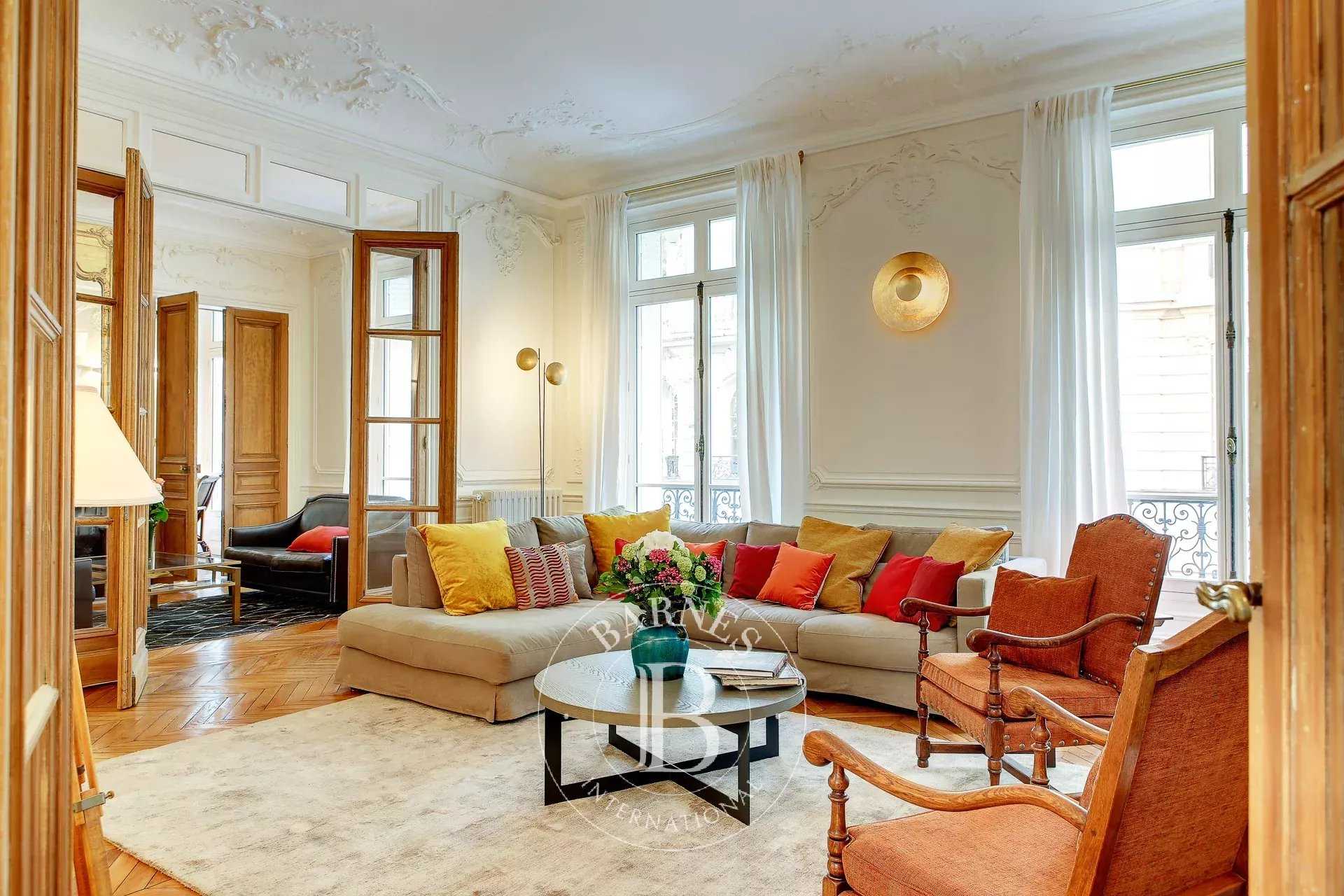 Paris  - Appartement 7 Pi&egrave;ces 4 Chambres